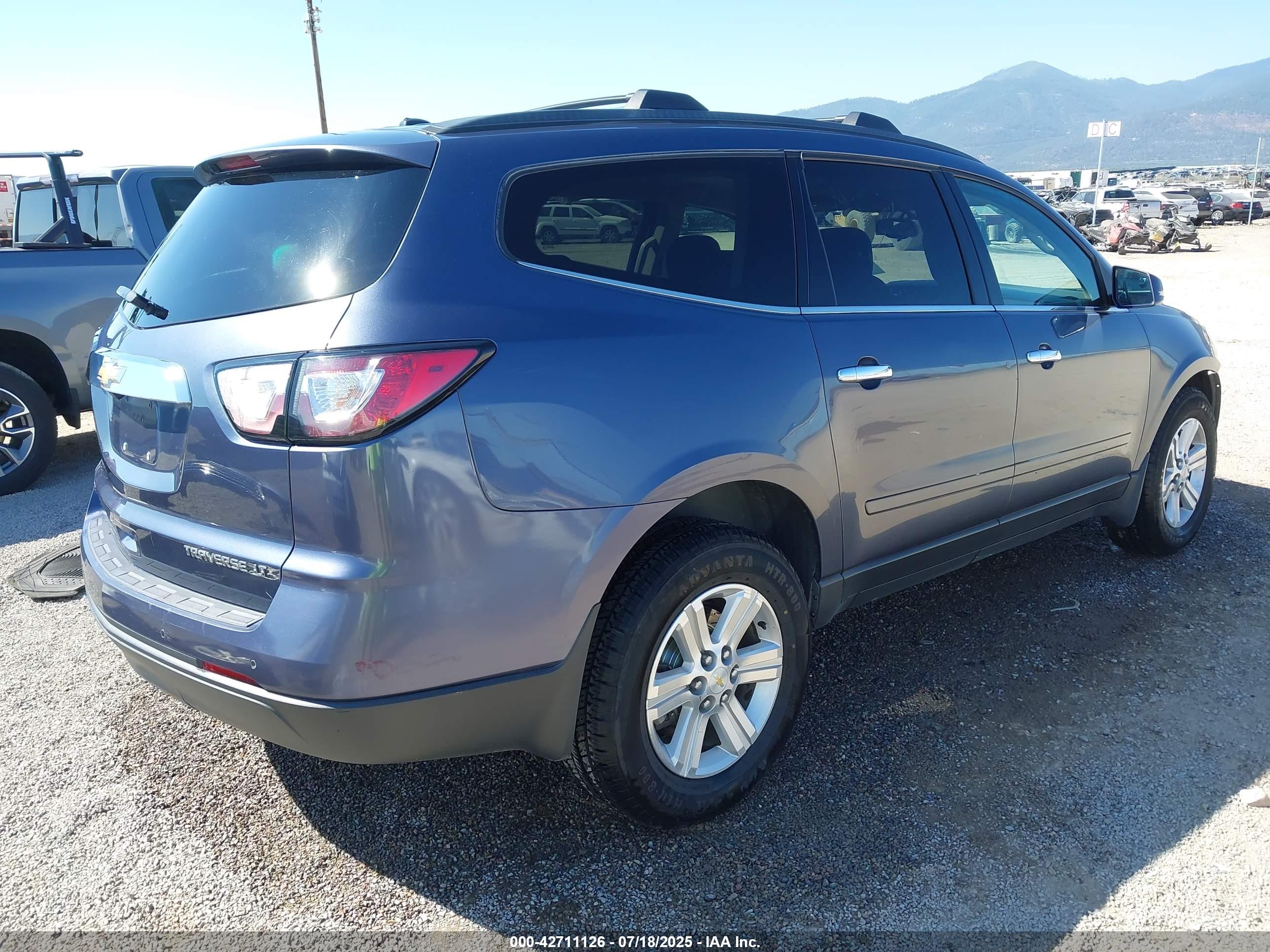 CHEVROLET TRAVERSE image 4