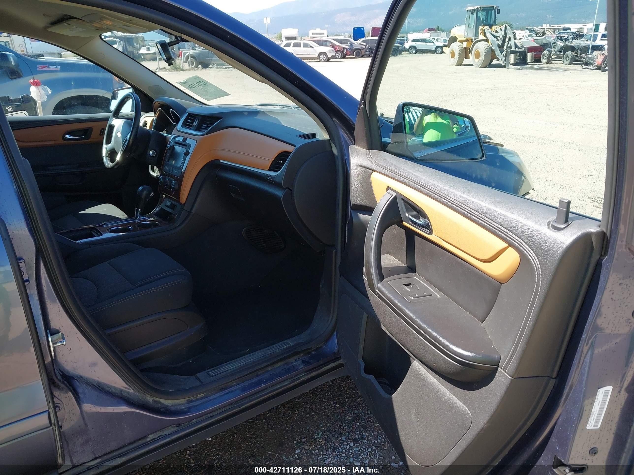 CHEVROLET TRAVERSE image 5