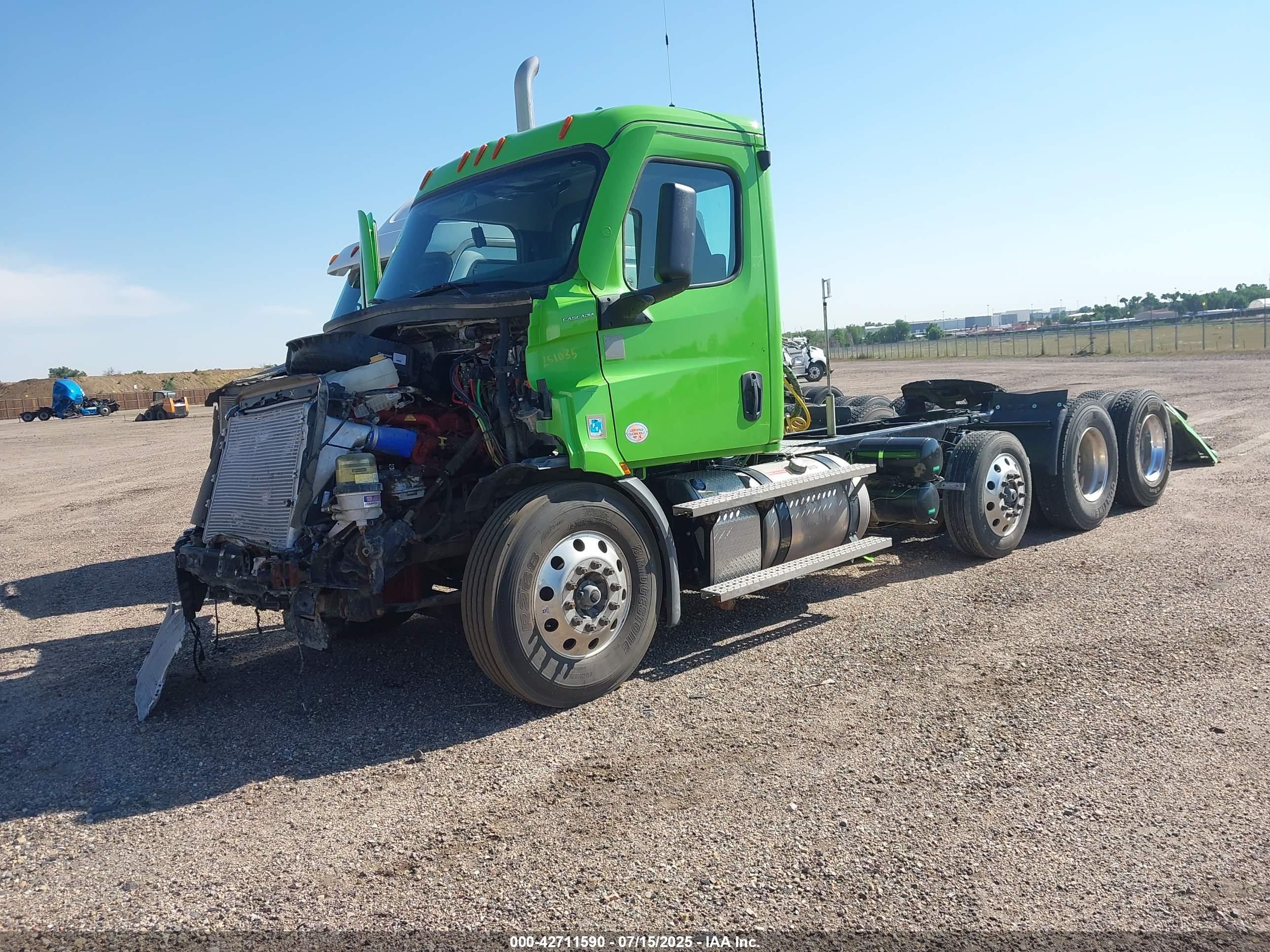 FREIGHTLINER NEW image 2