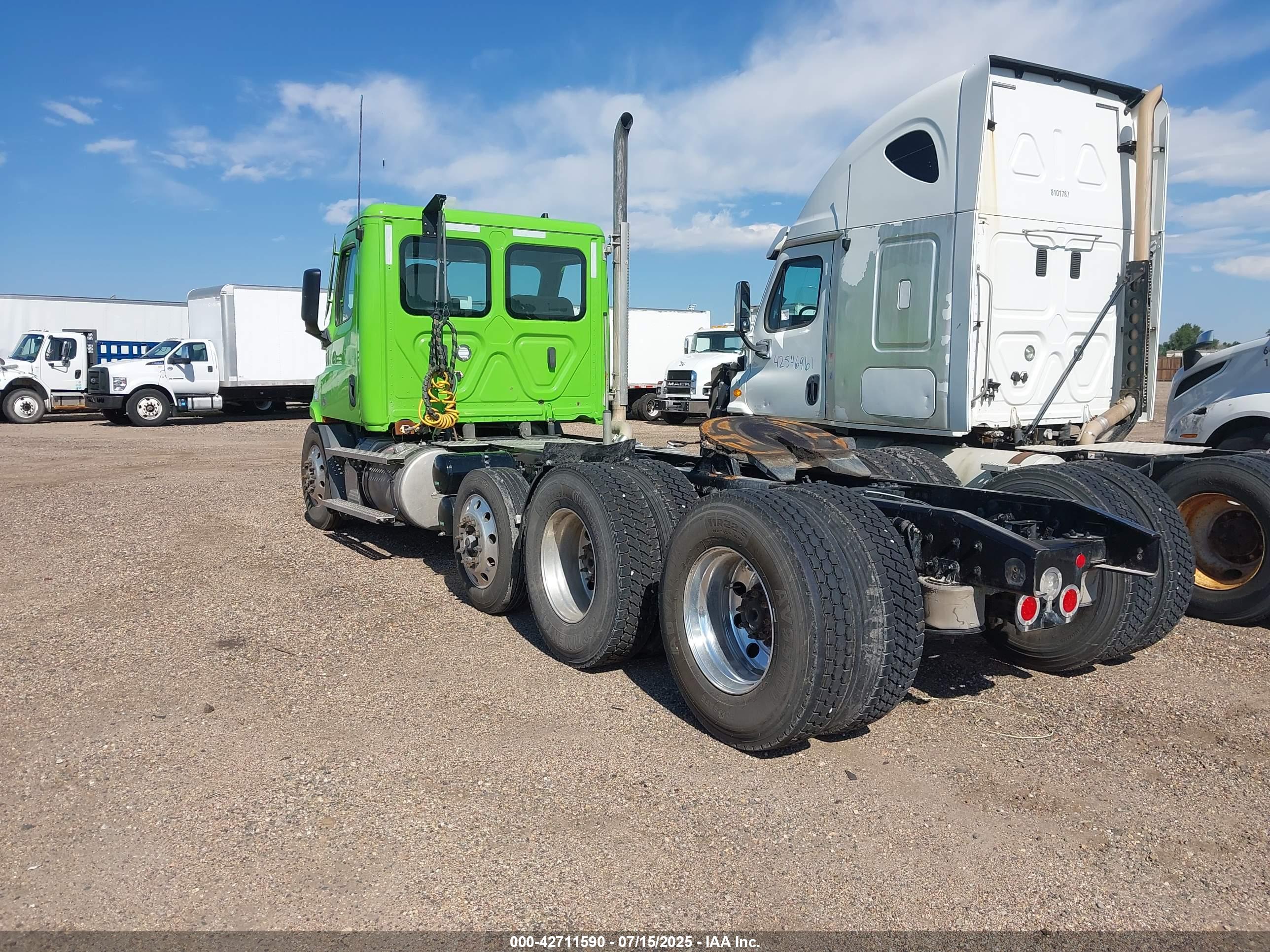 FREIGHTLINER NEW image 3