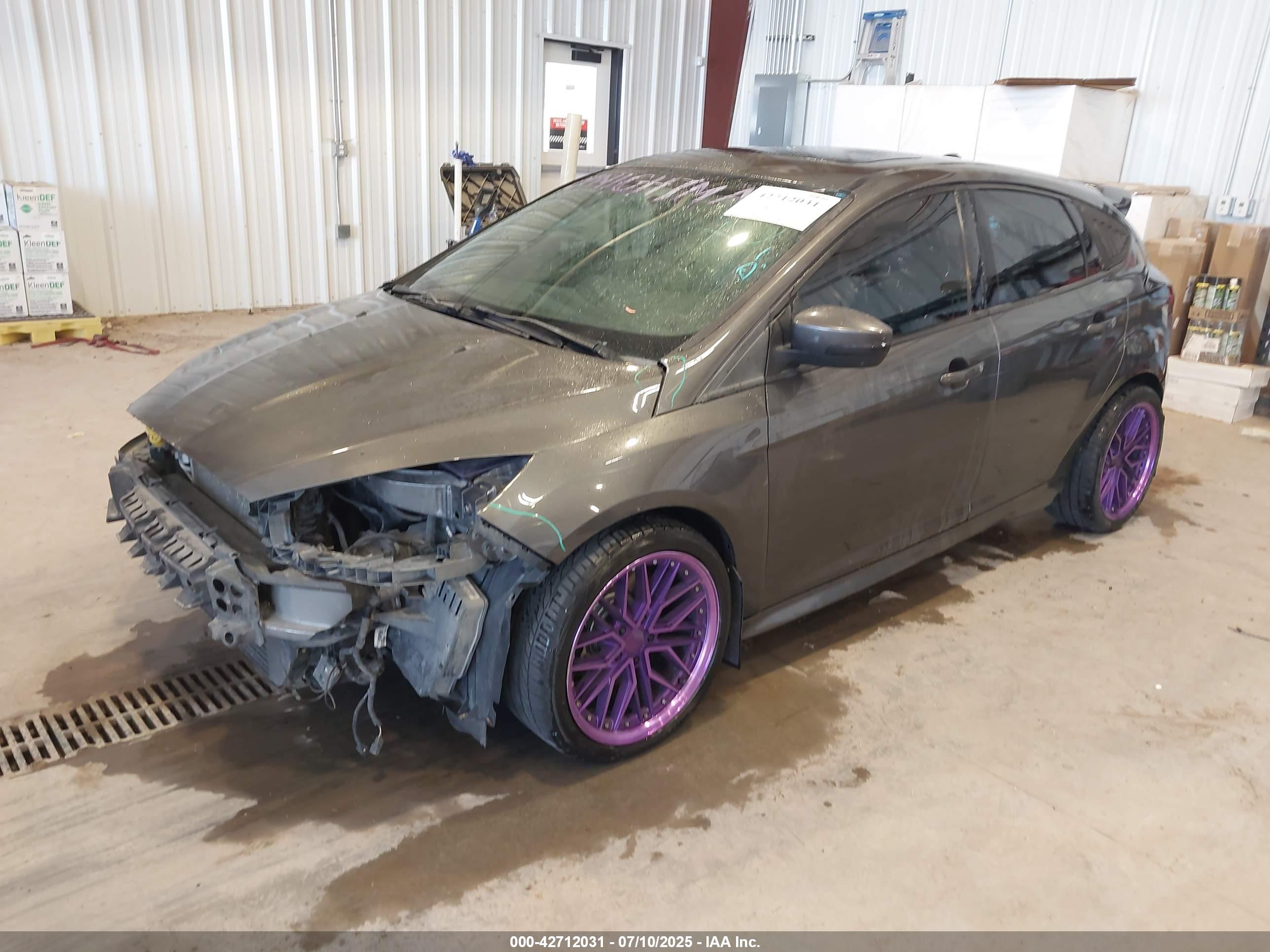 FORD FOCUS image 2