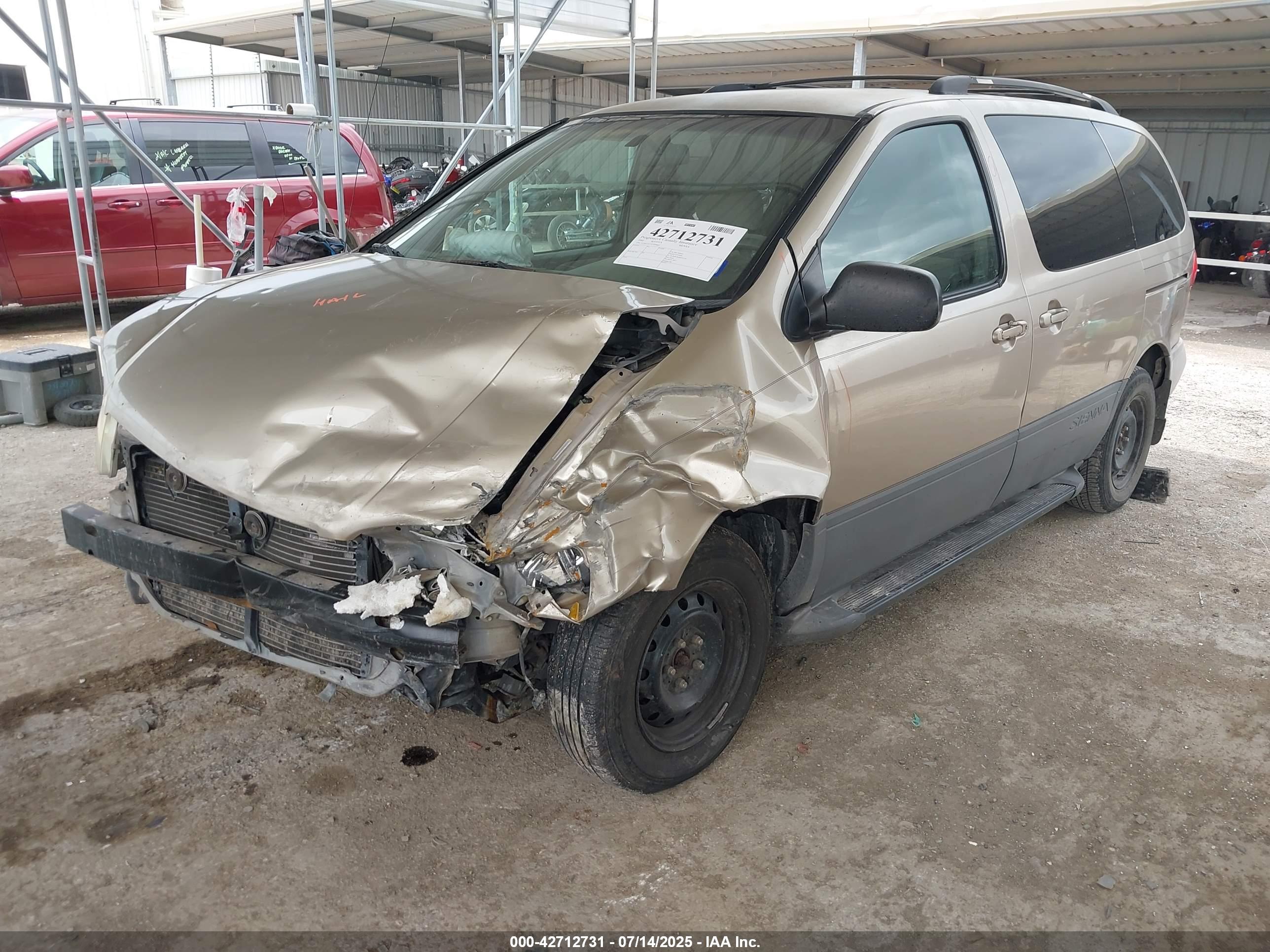 TOYOTA SIENNA image 2