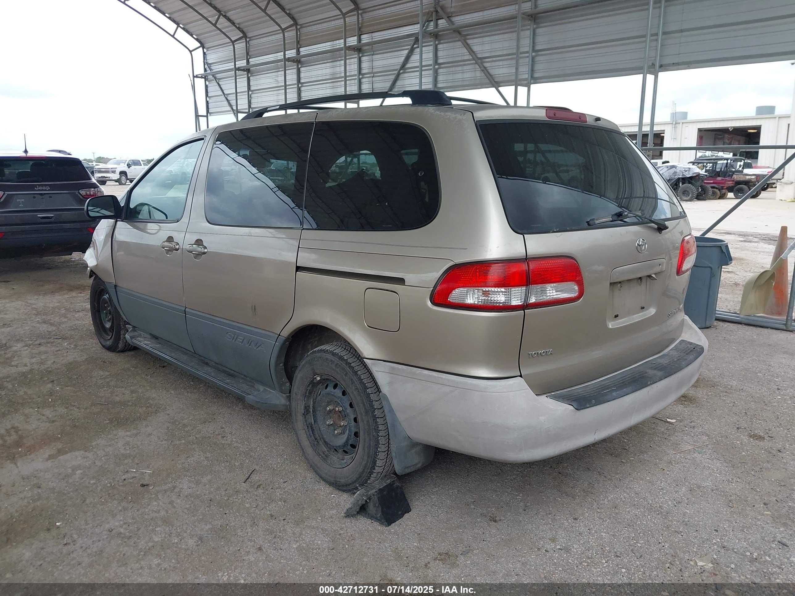 TOYOTA SIENNA image 3