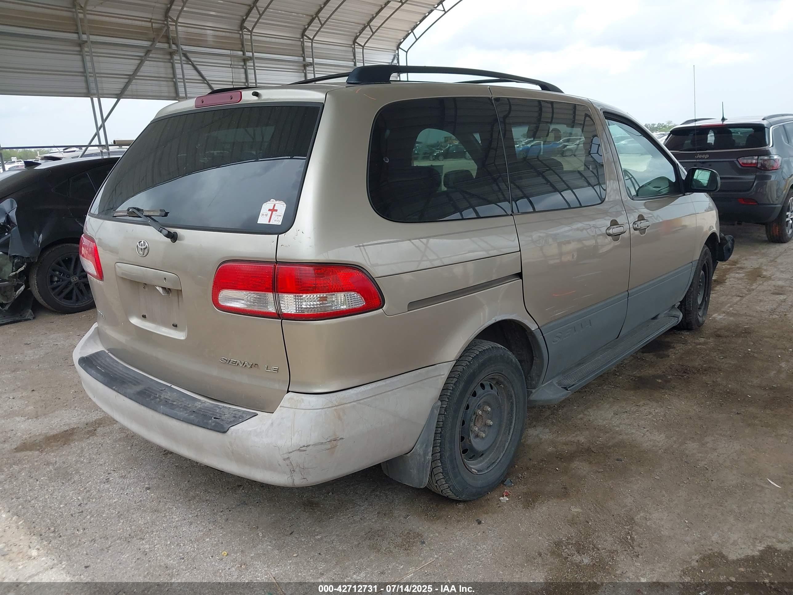 TOYOTA SIENNA image 4