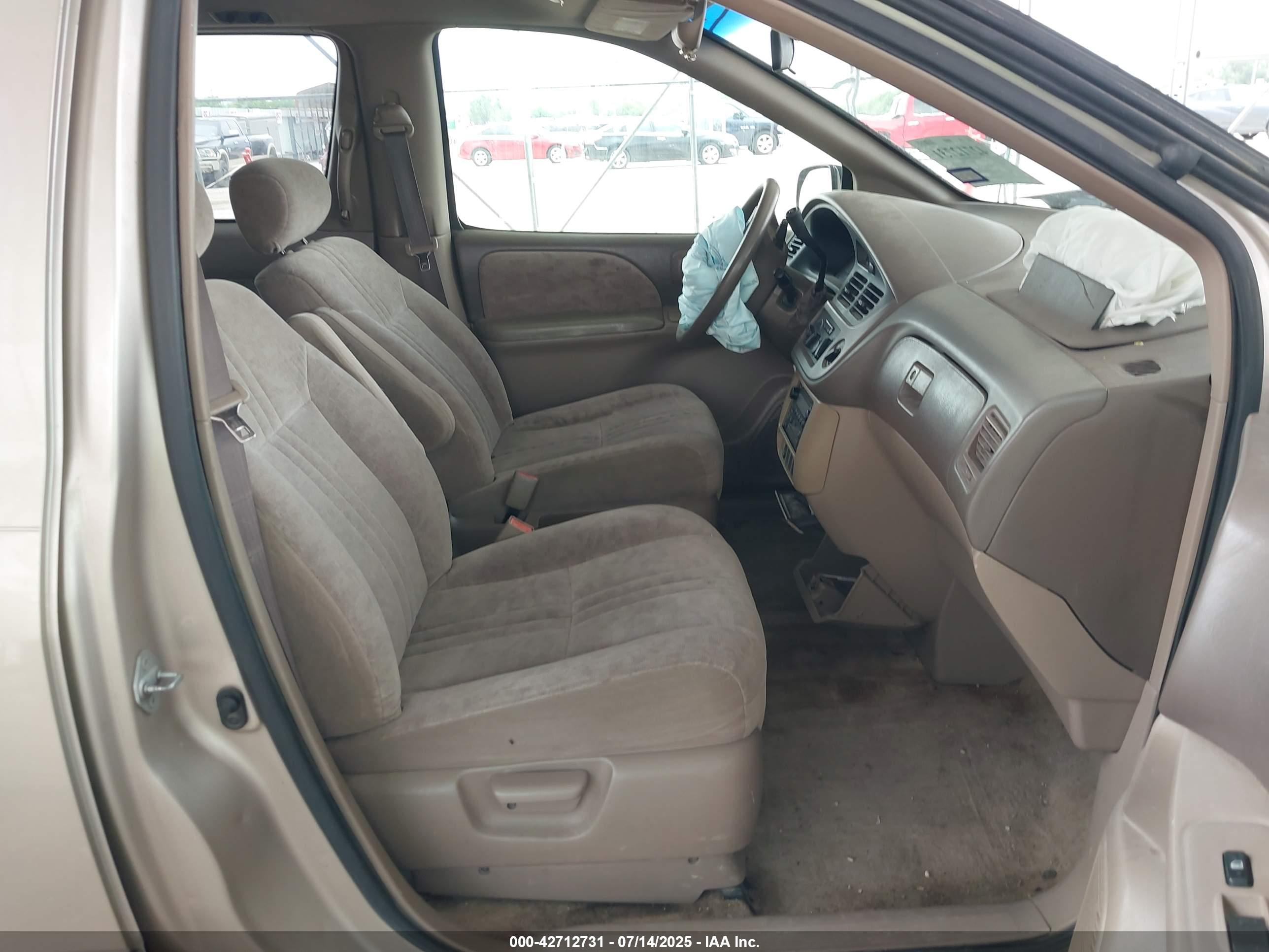 TOYOTA SIENNA image 5