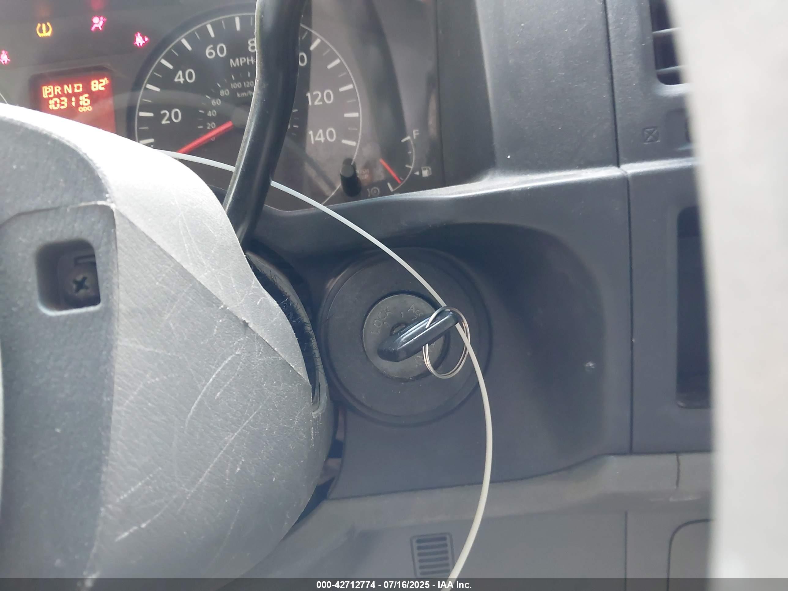 NISSAN NV image 11