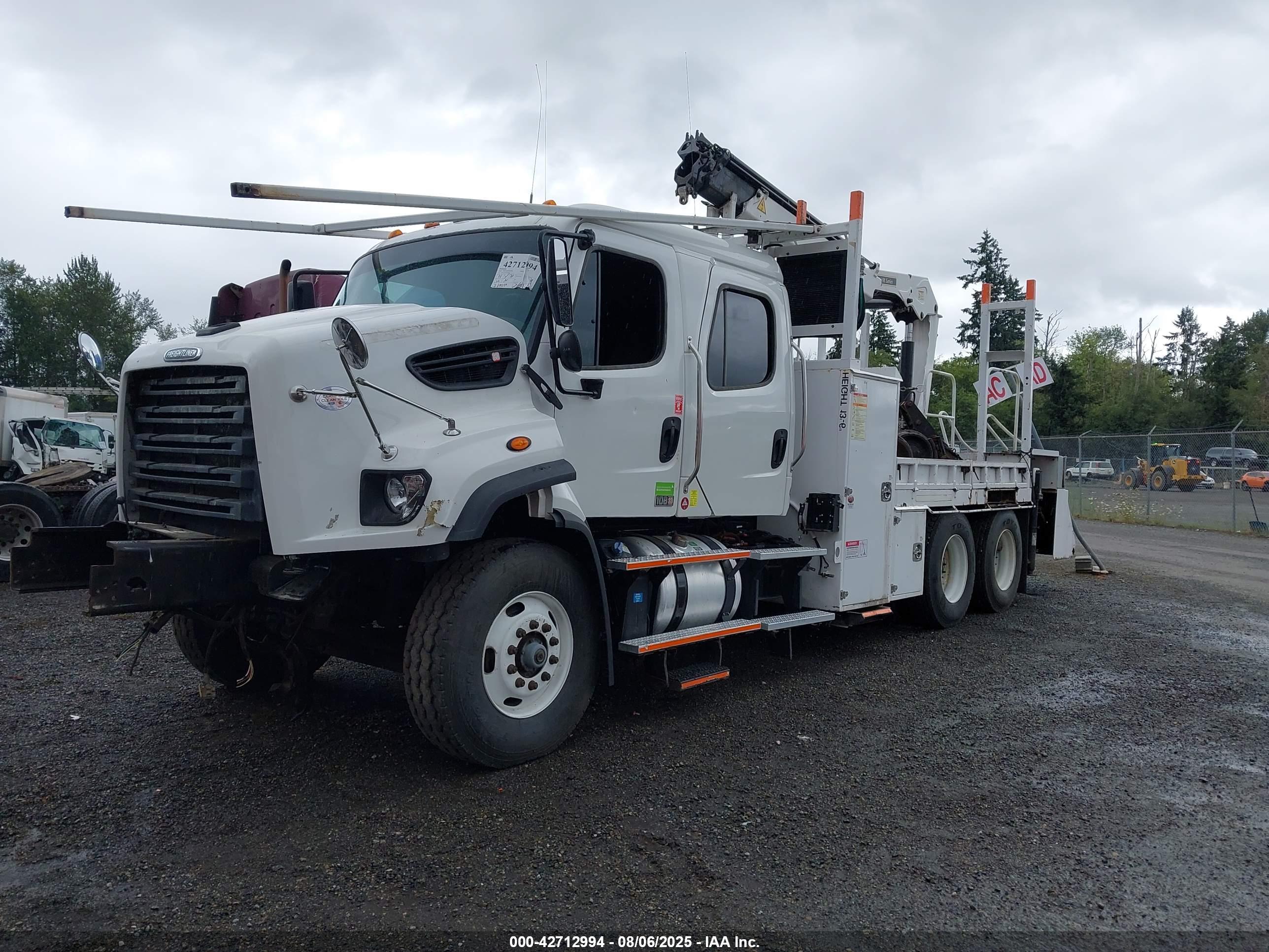 FREIGHTLINER 108SD image 2