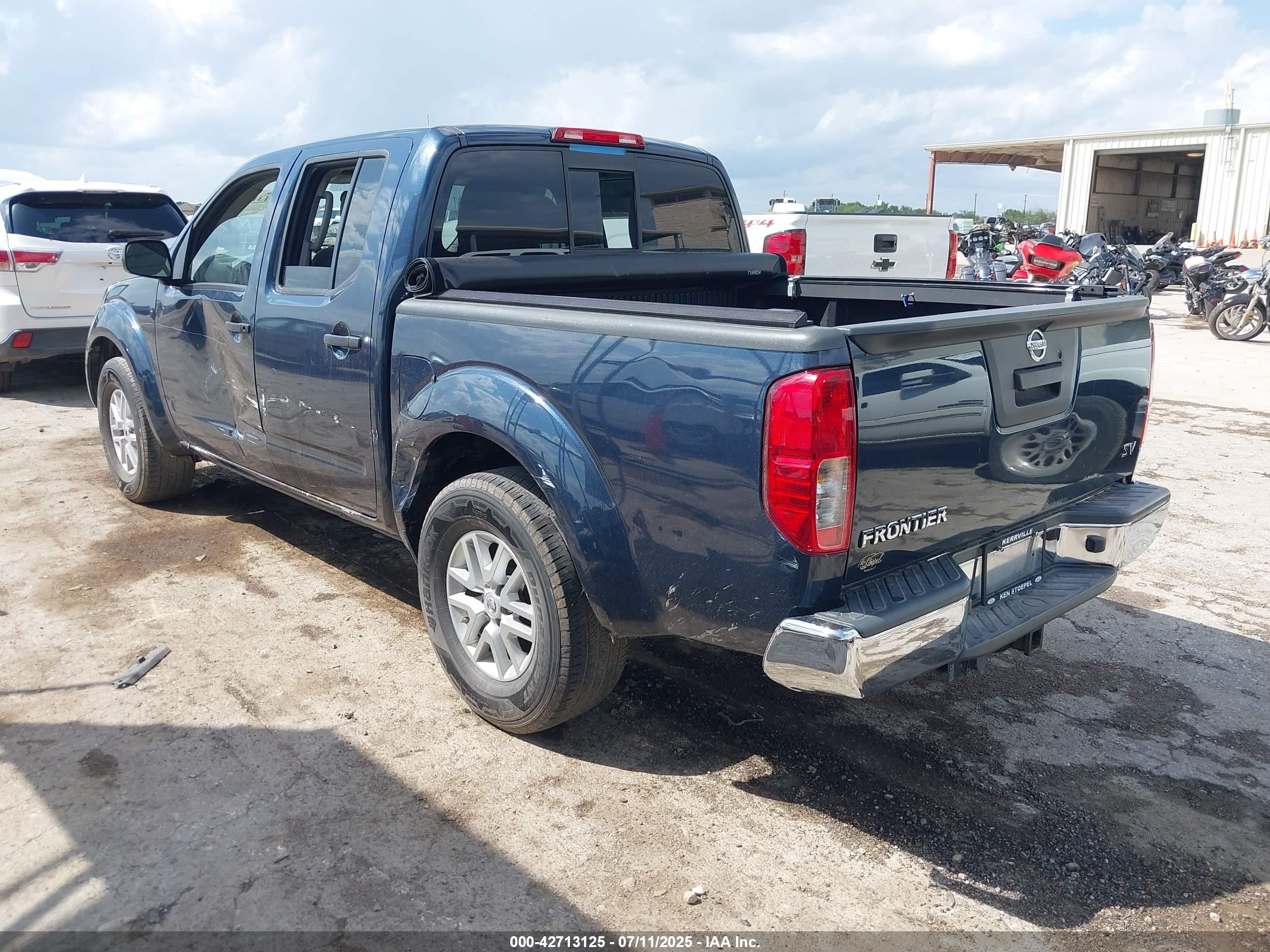 NISSAN FRONTIER image 3