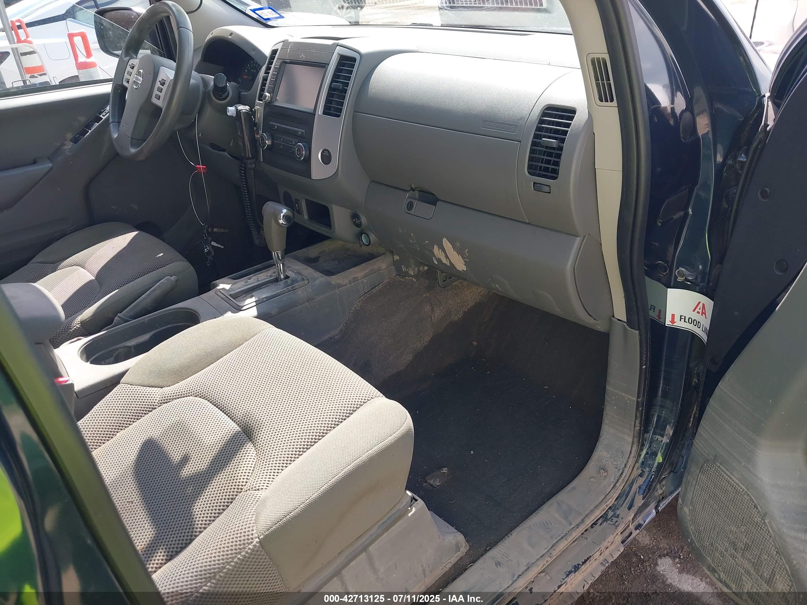 NISSAN FRONTIER image 6
