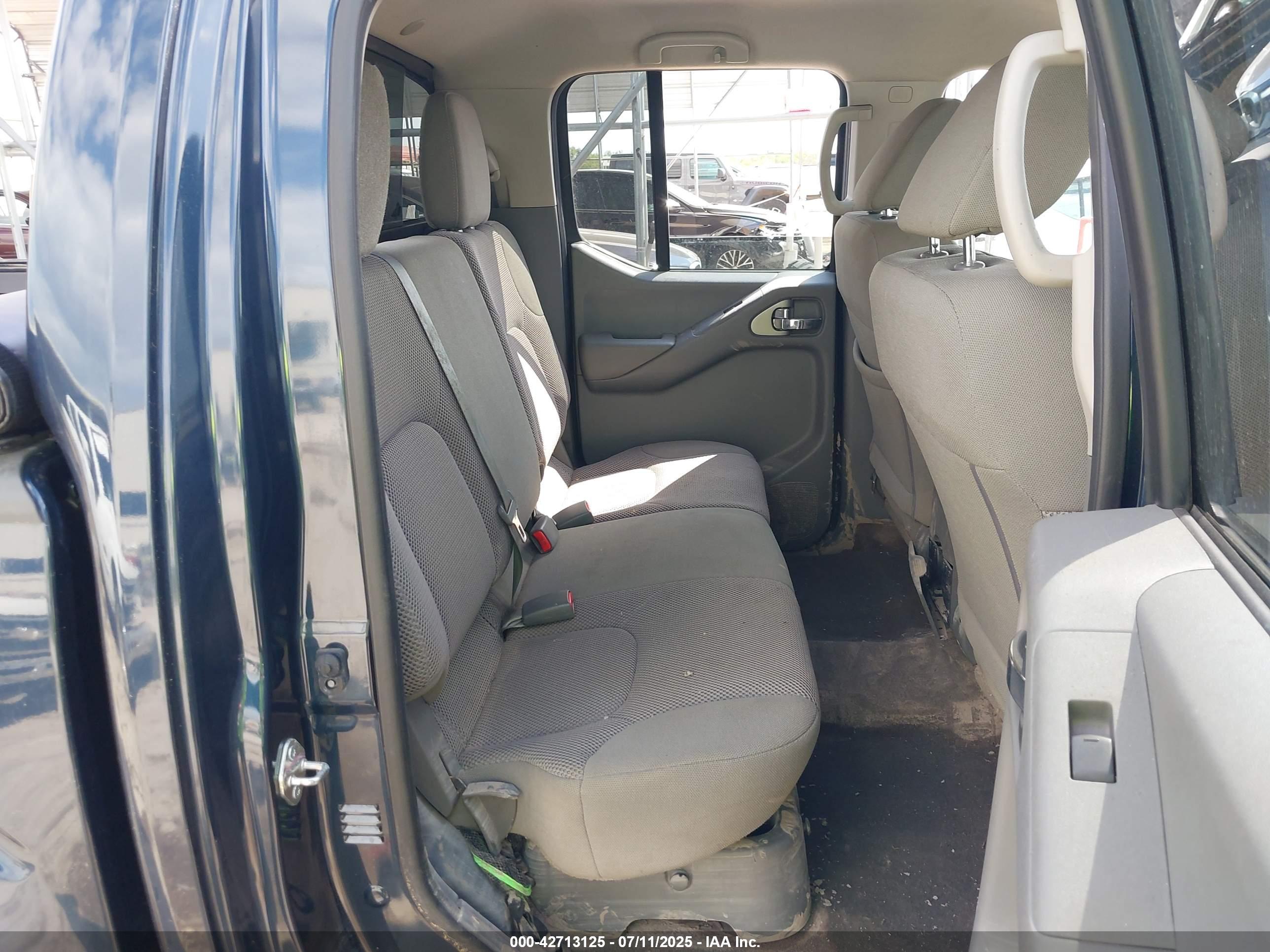 NISSAN FRONTIER image 8