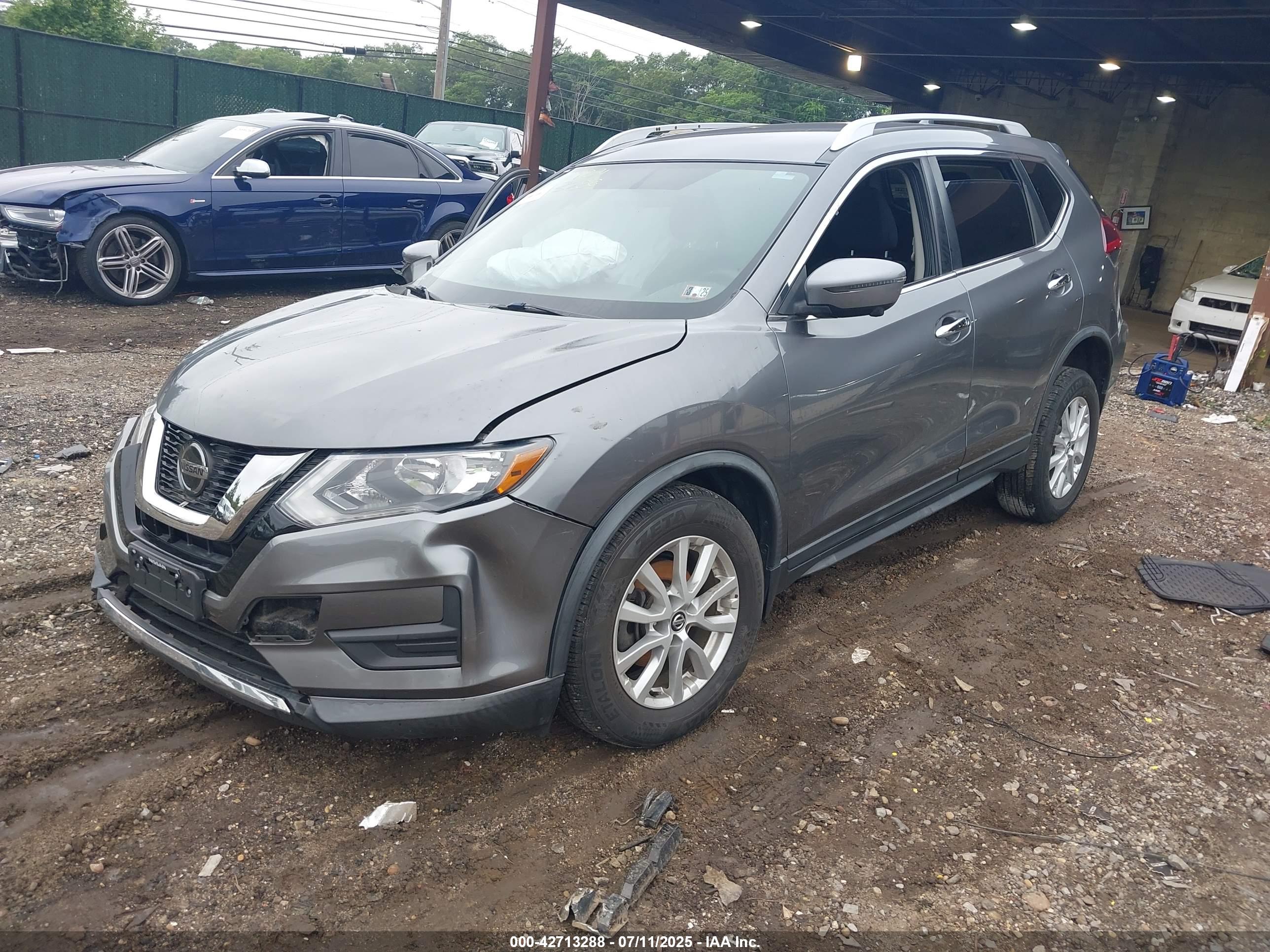 NISSAN ROGUE image 2