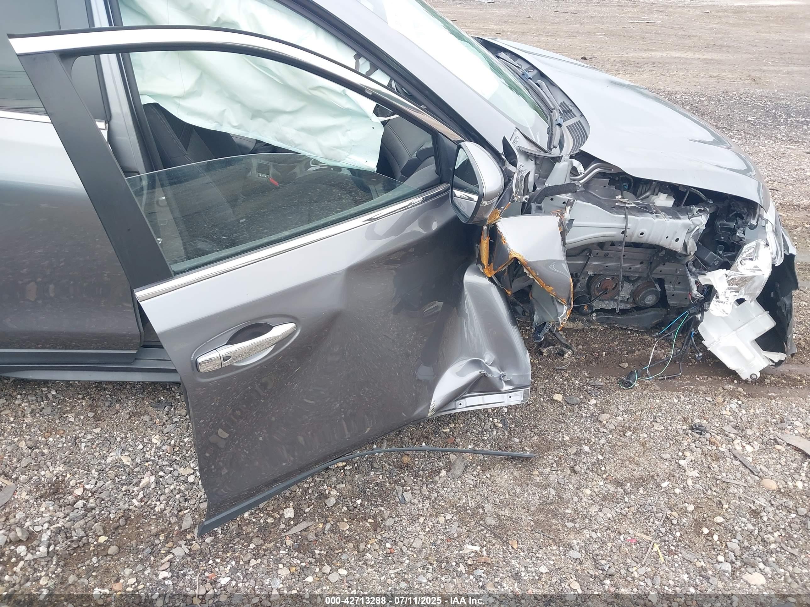 NISSAN ROGUE image 6