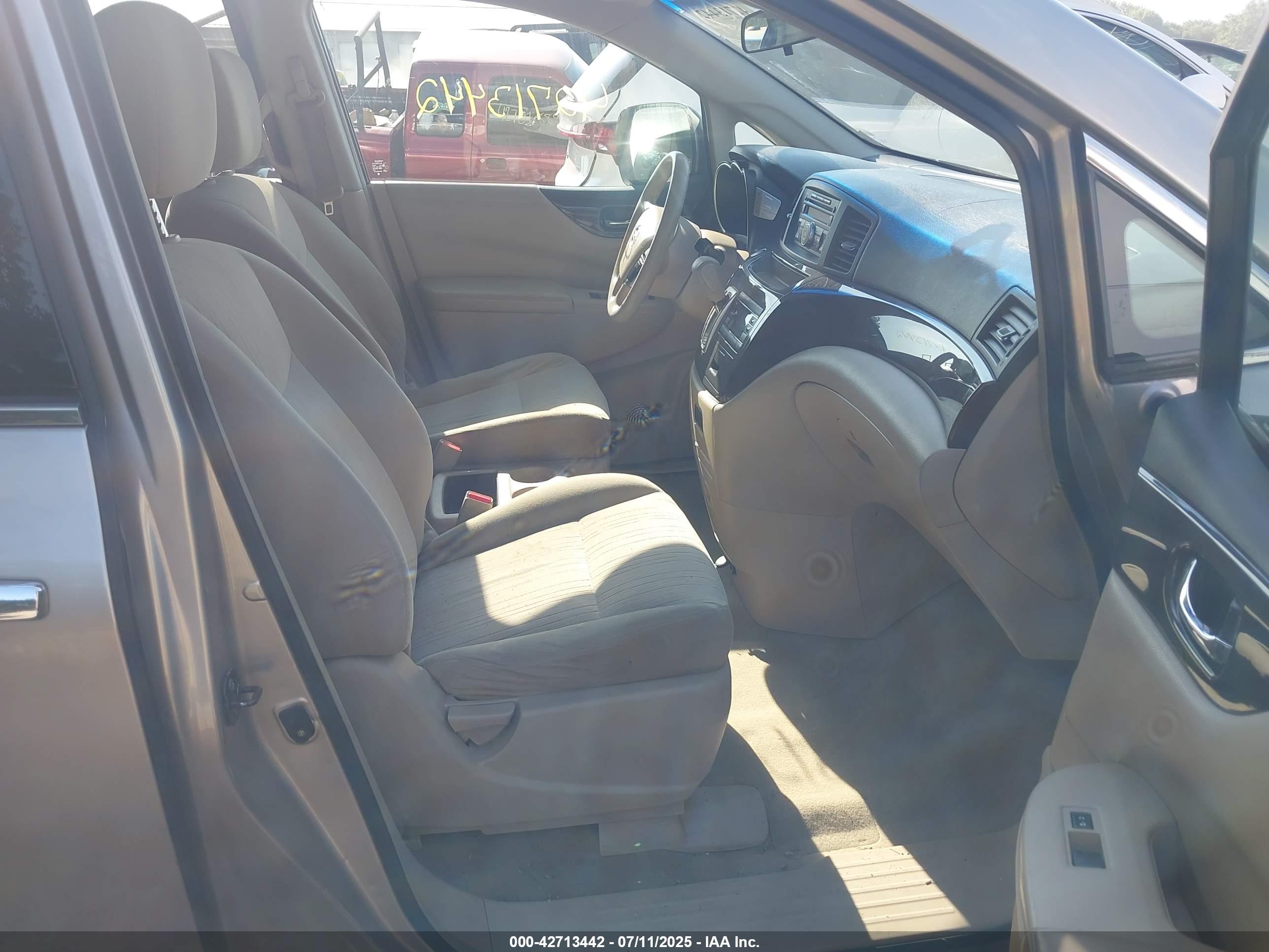 NISSAN QUEST image 5