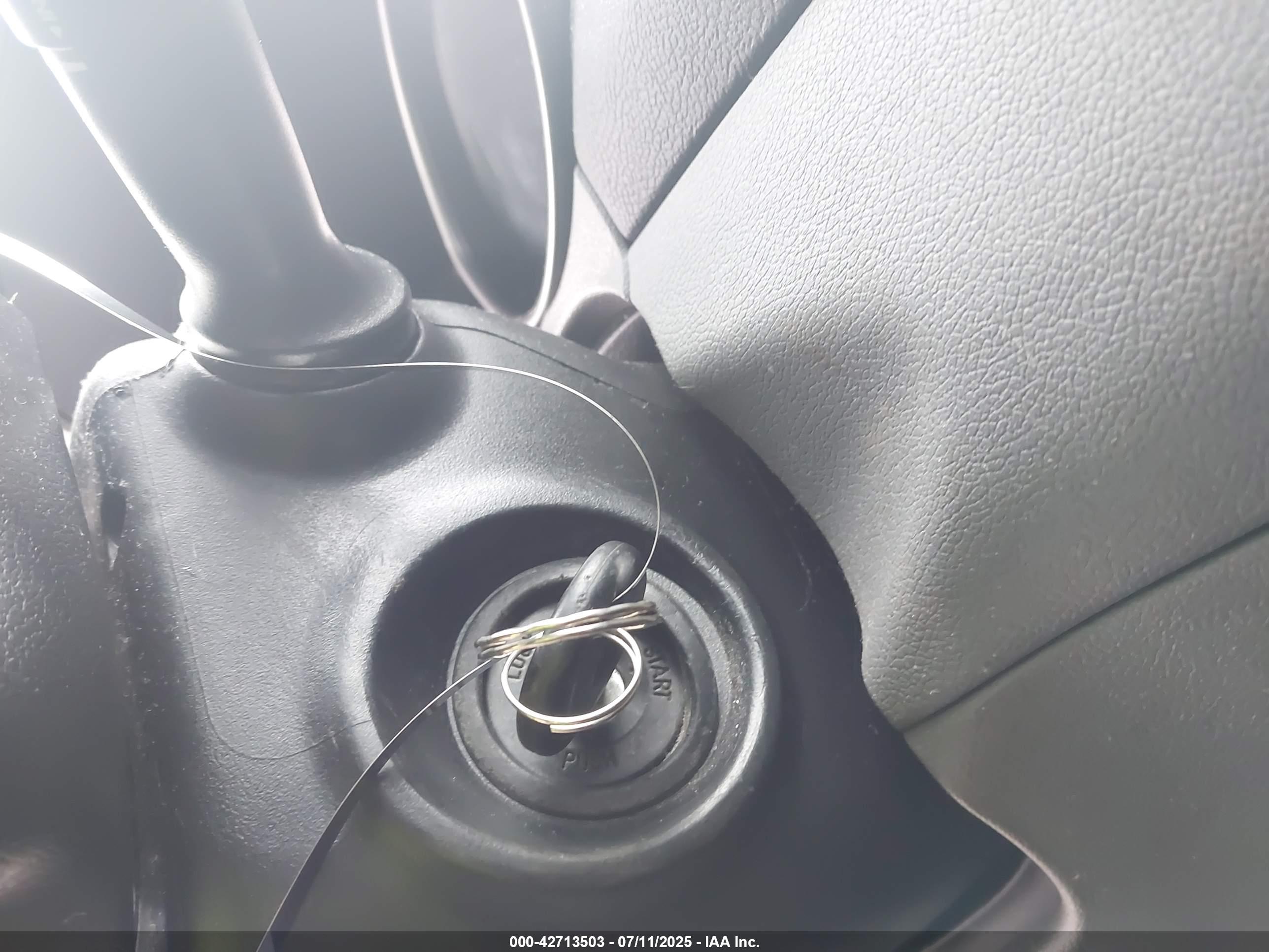 HYUNDAI ELANTRA image 11