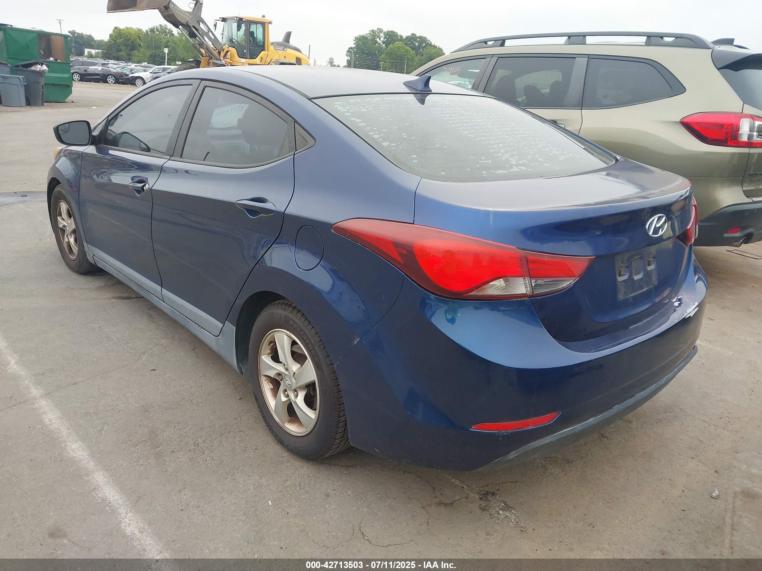 HYUNDAI ELANTRA image 3