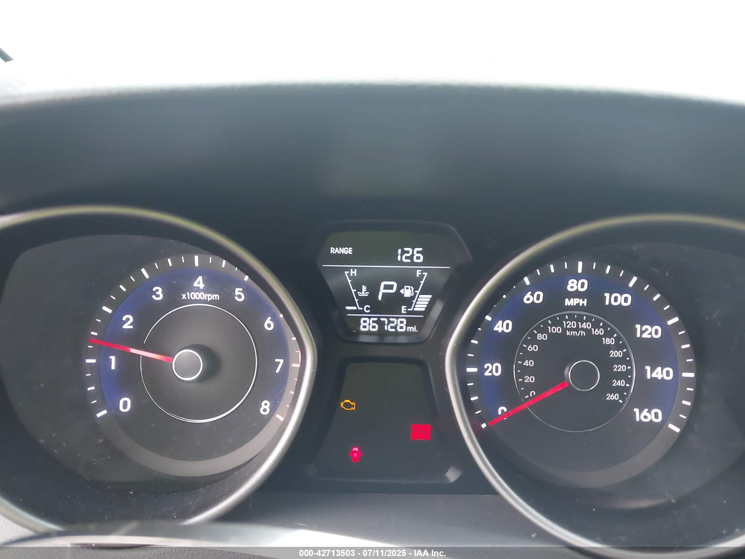 HYUNDAI ELANTRA image 7