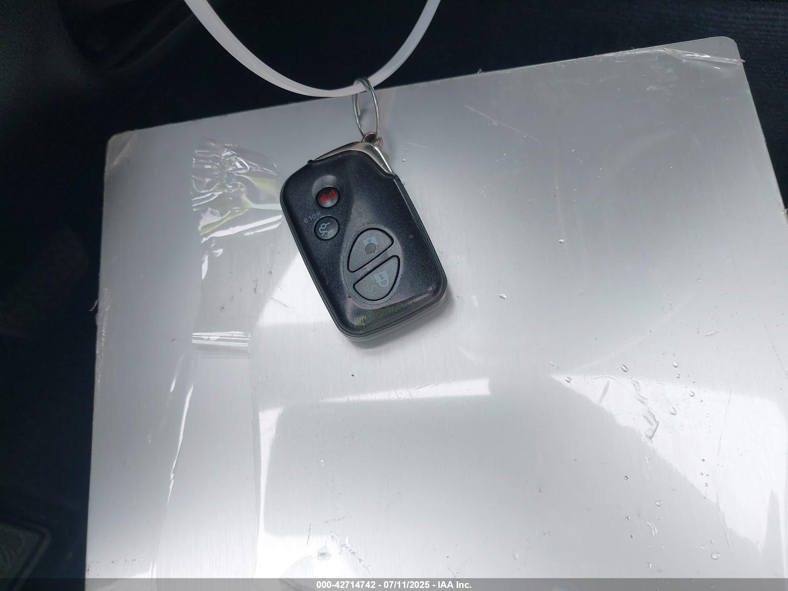 LEXUS IS image 11