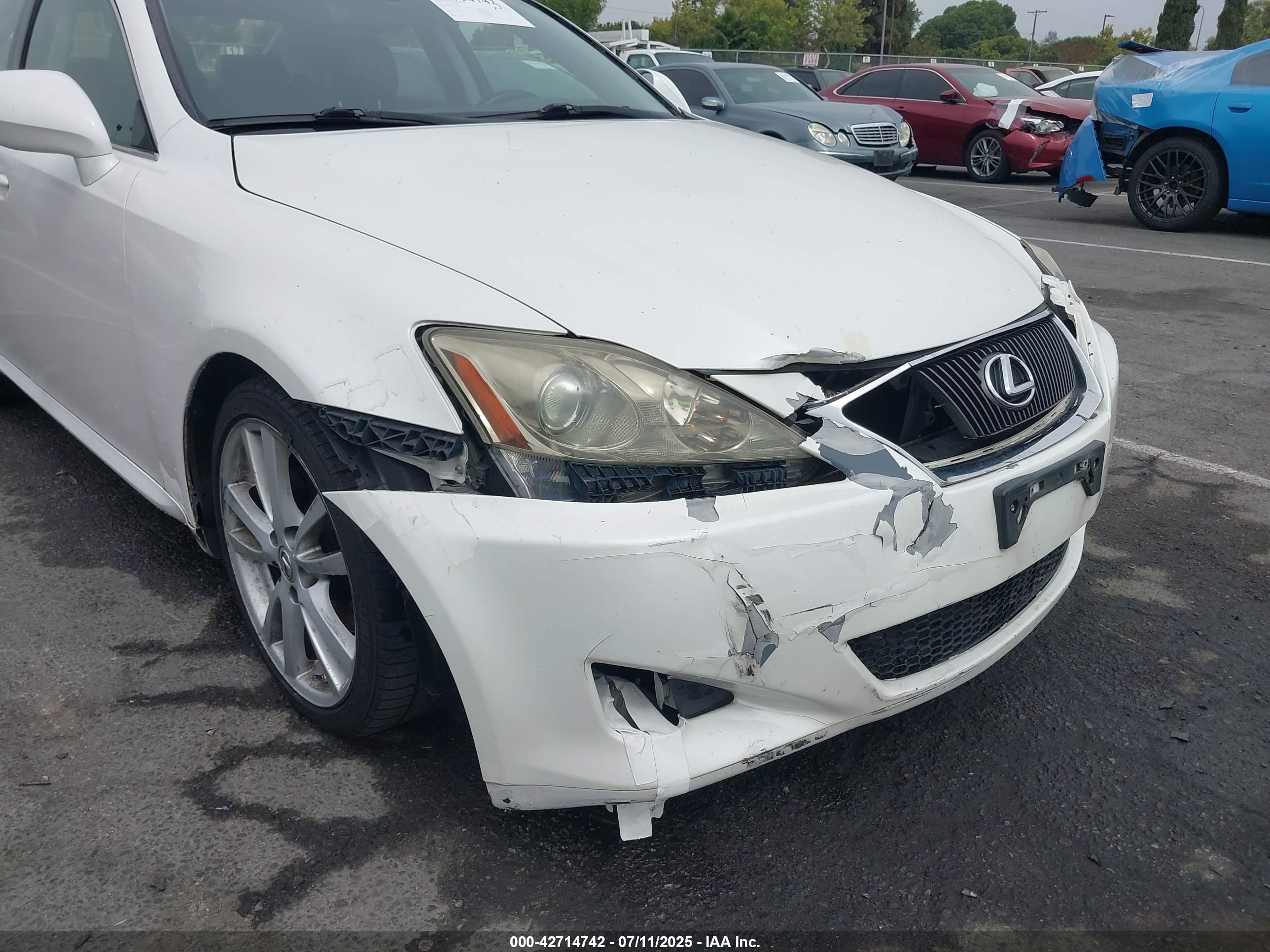 LEXUS IS image 6