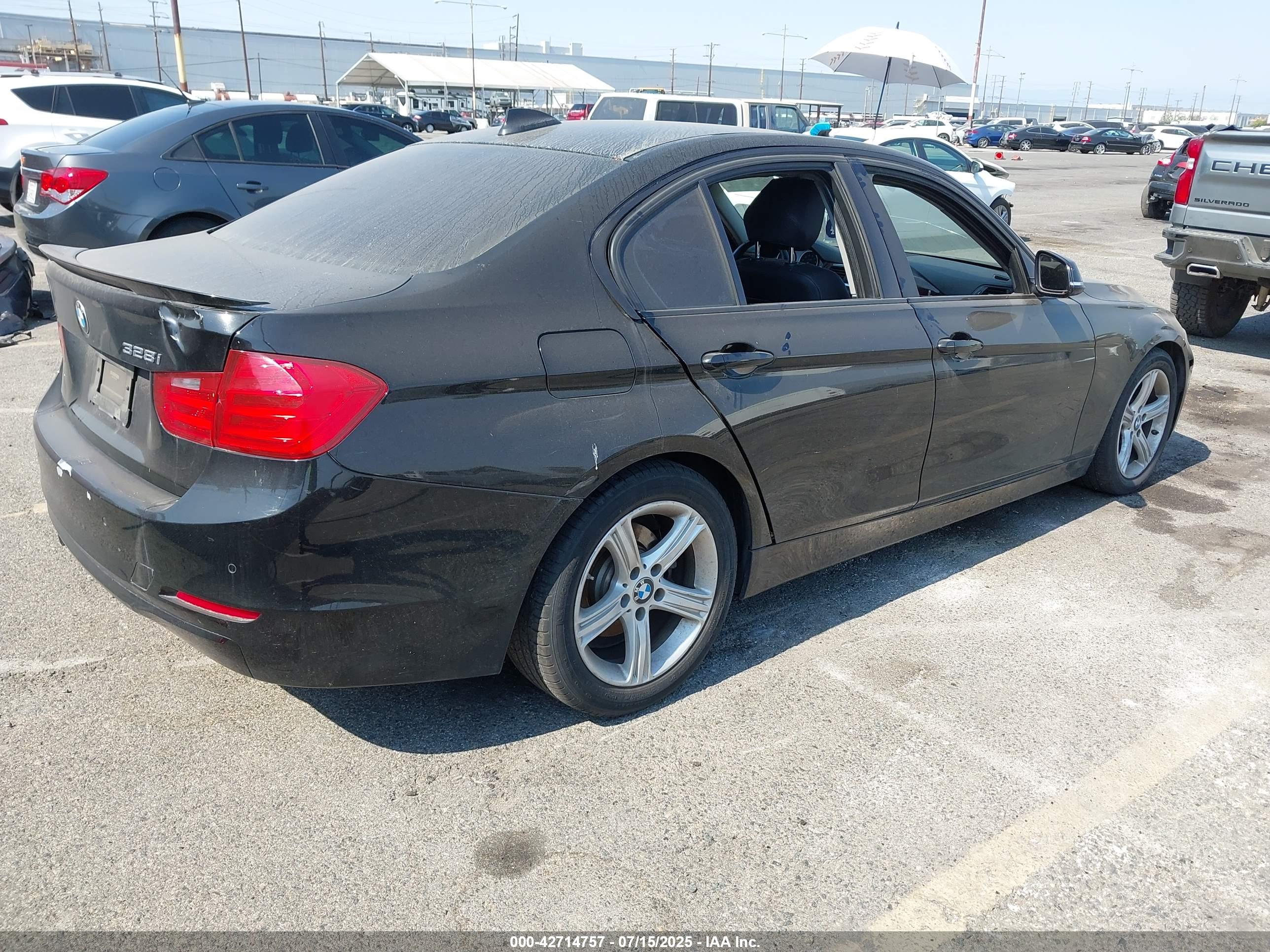 BMW 328I image 4