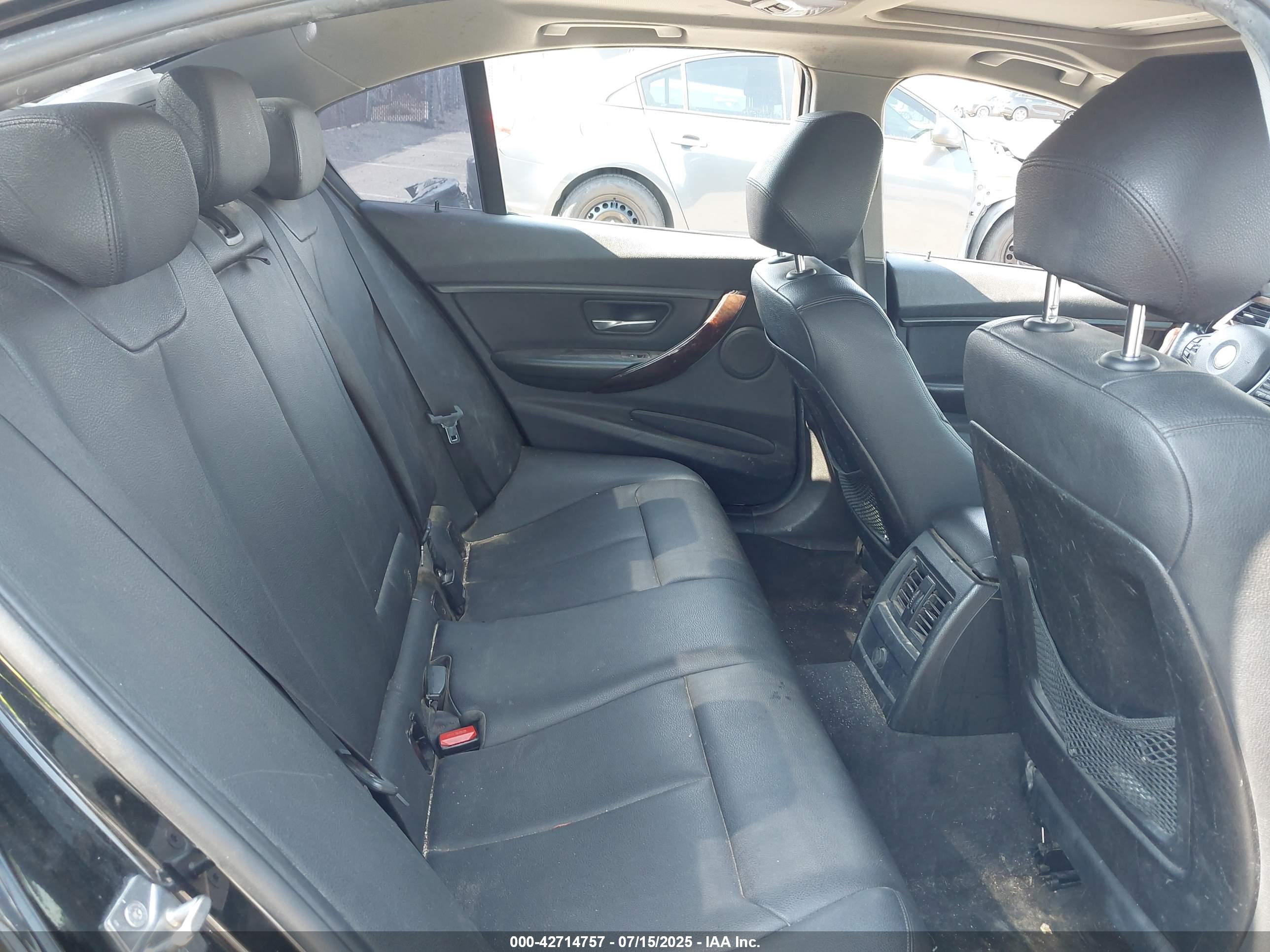 BMW 328I image 8