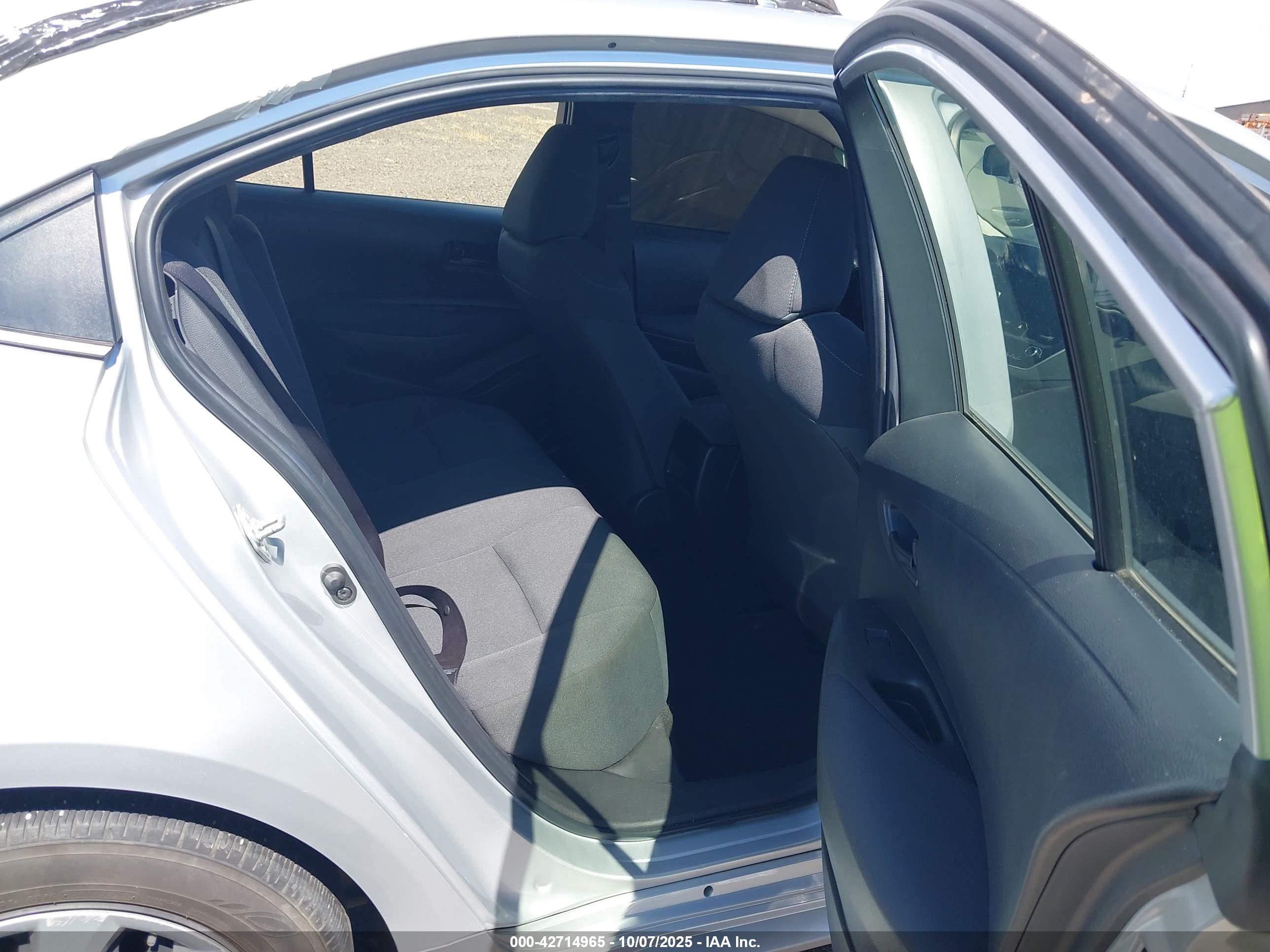 TOYOTA COROLLA image 8