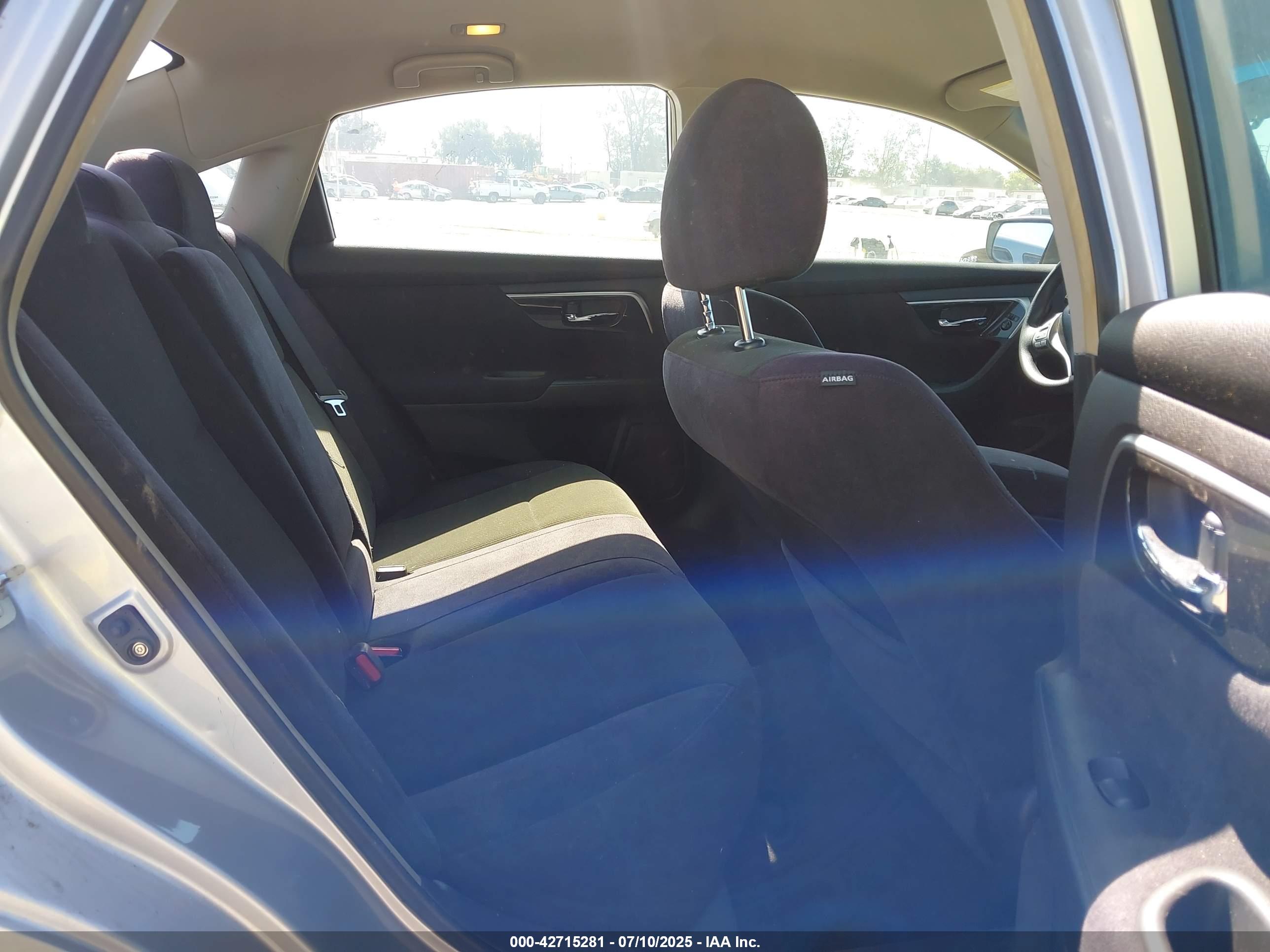 NISSAN ALTIMA image 8