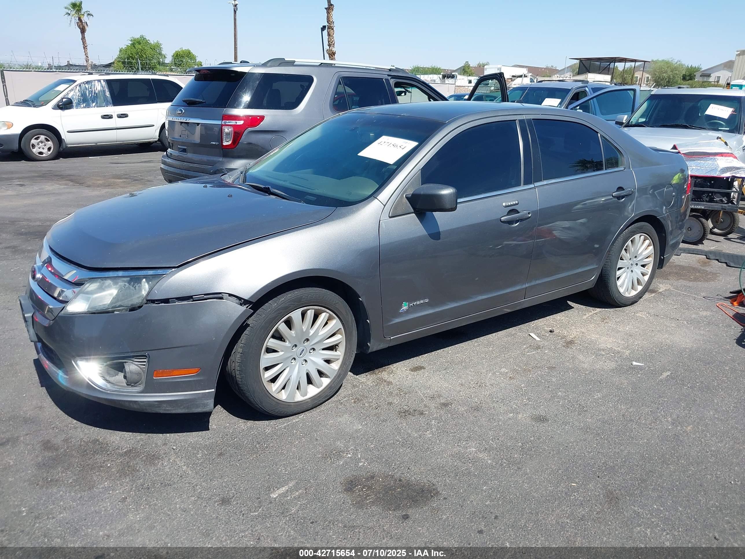 FORD FUSION image 2