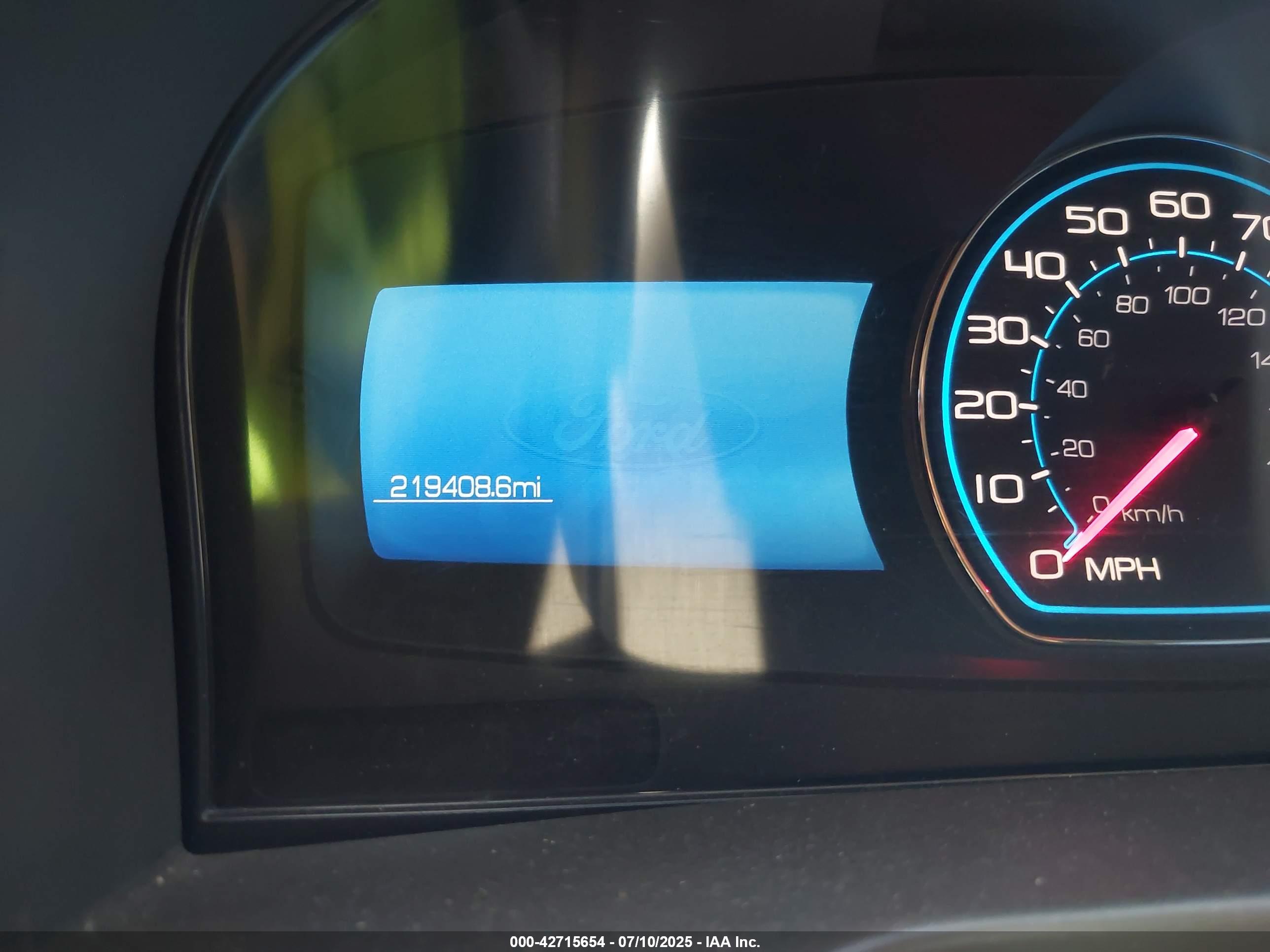 FORD FUSION image 7