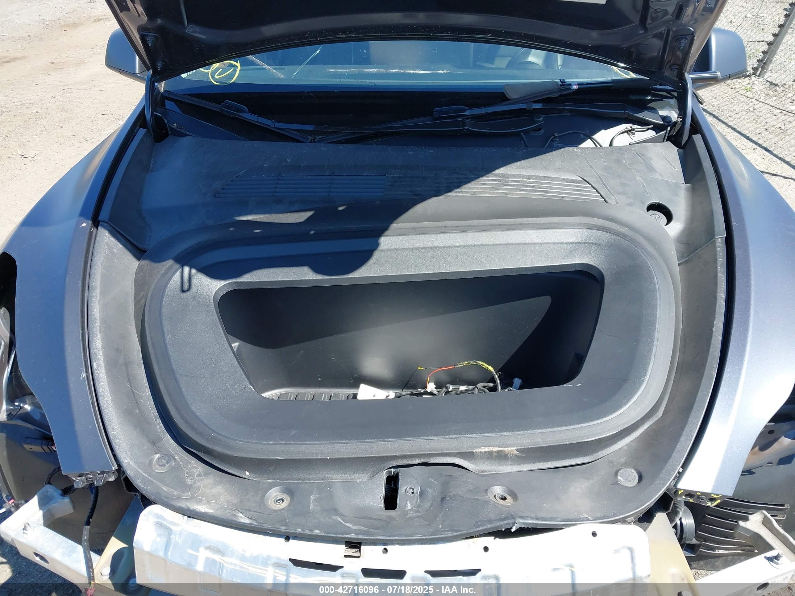 TESLA MODEL image 10