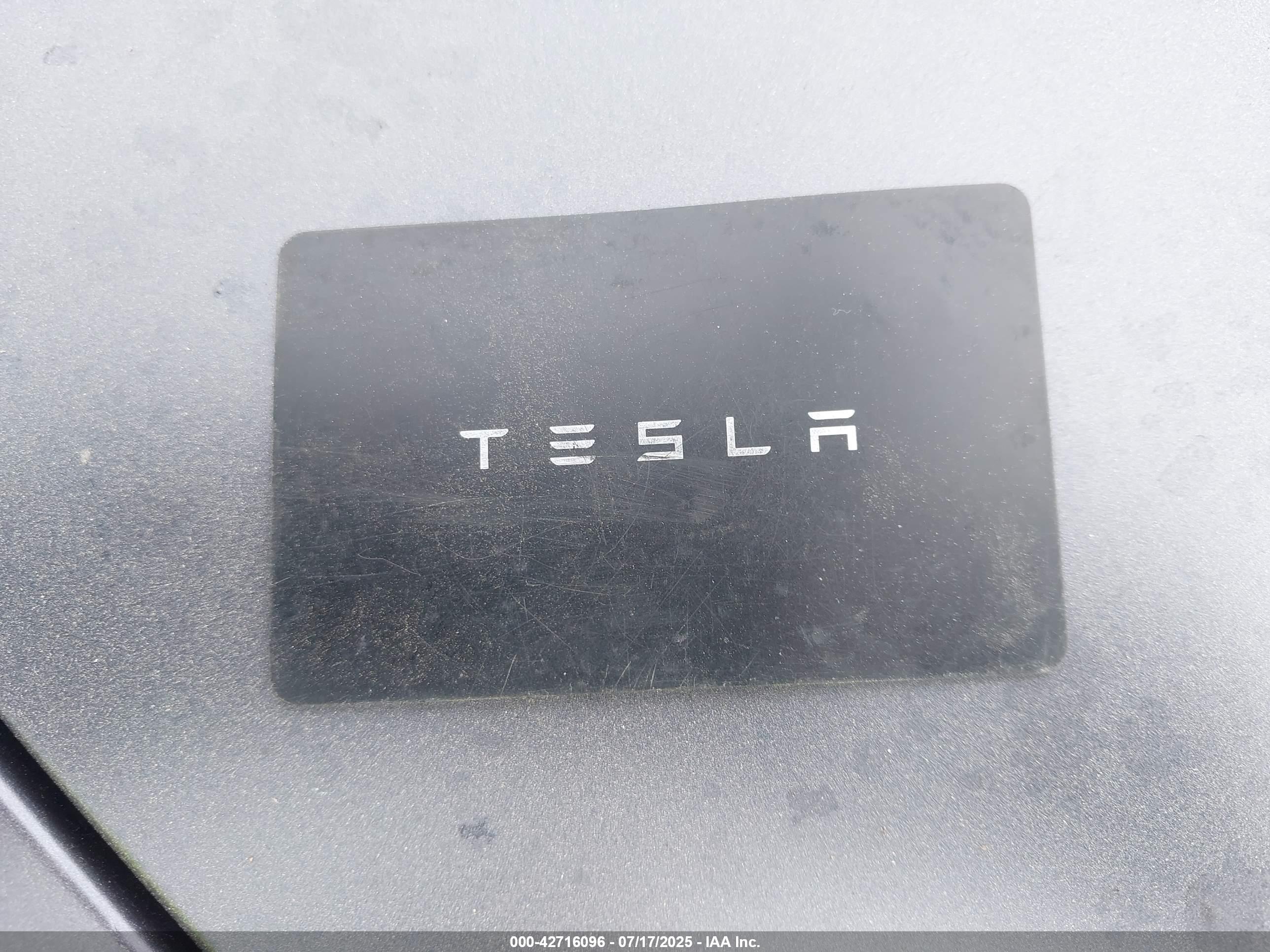 TESLA MODEL image 11