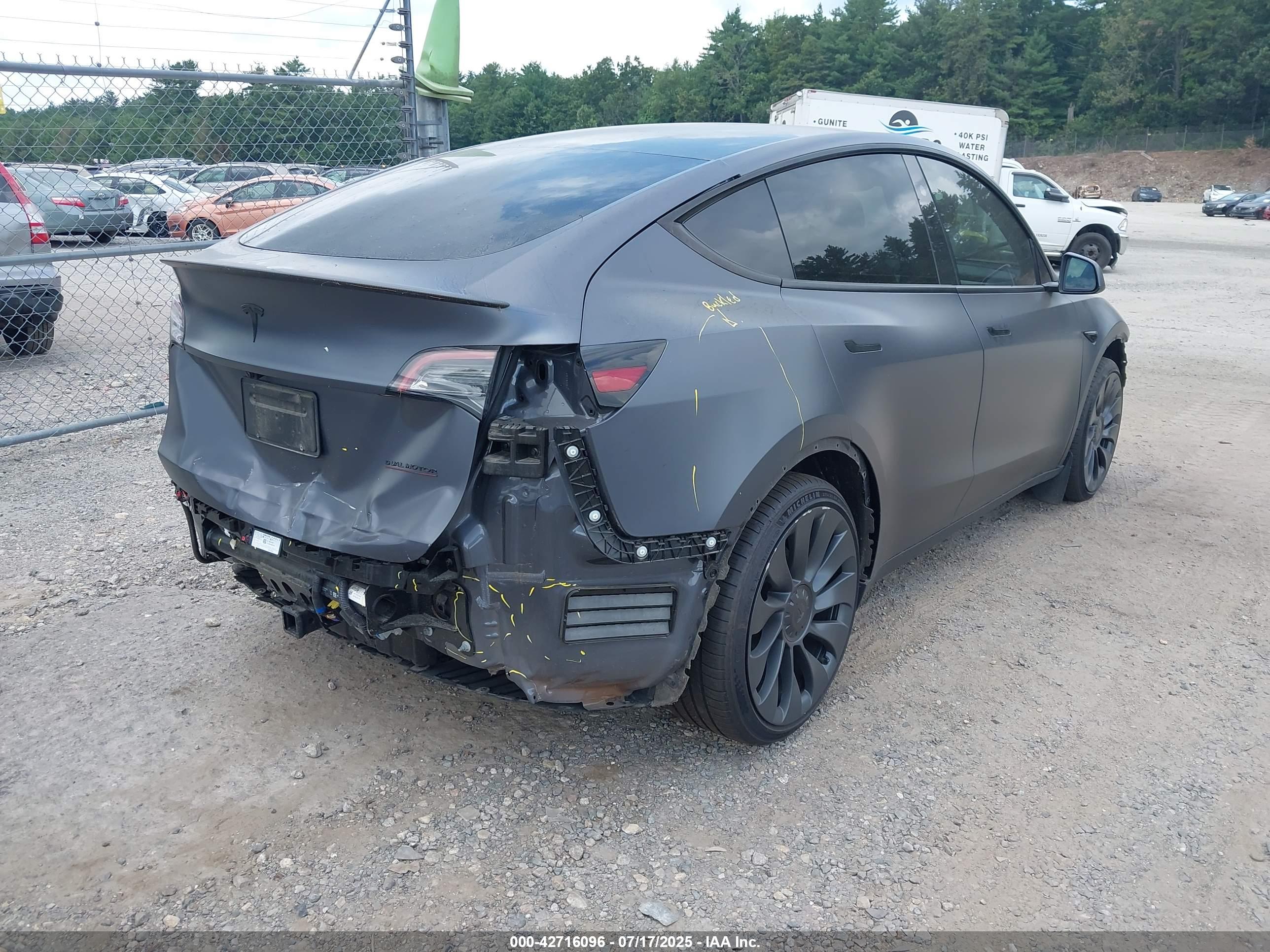 TESLA MODEL image 4