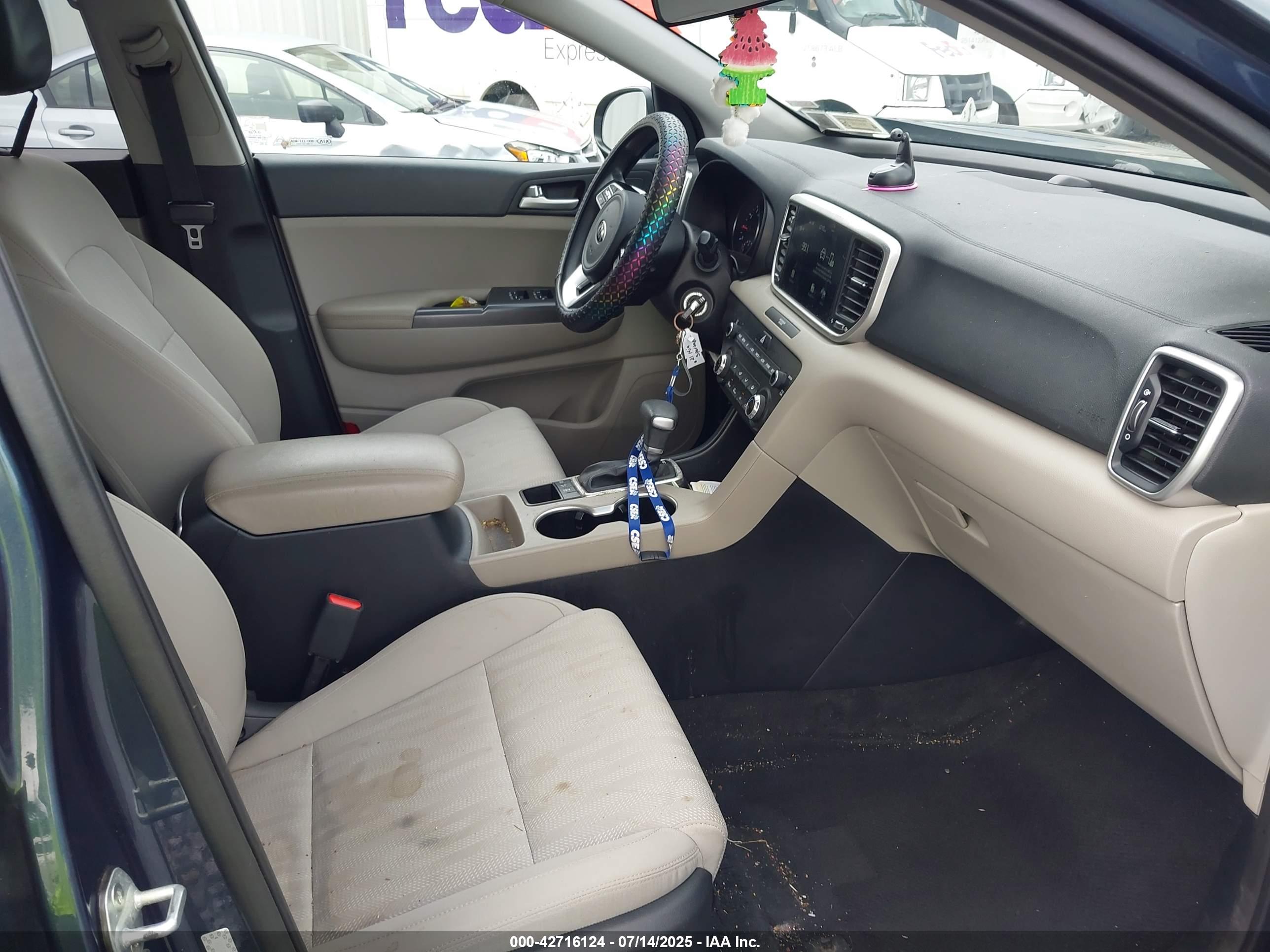 KIA SPORTAGE image 5