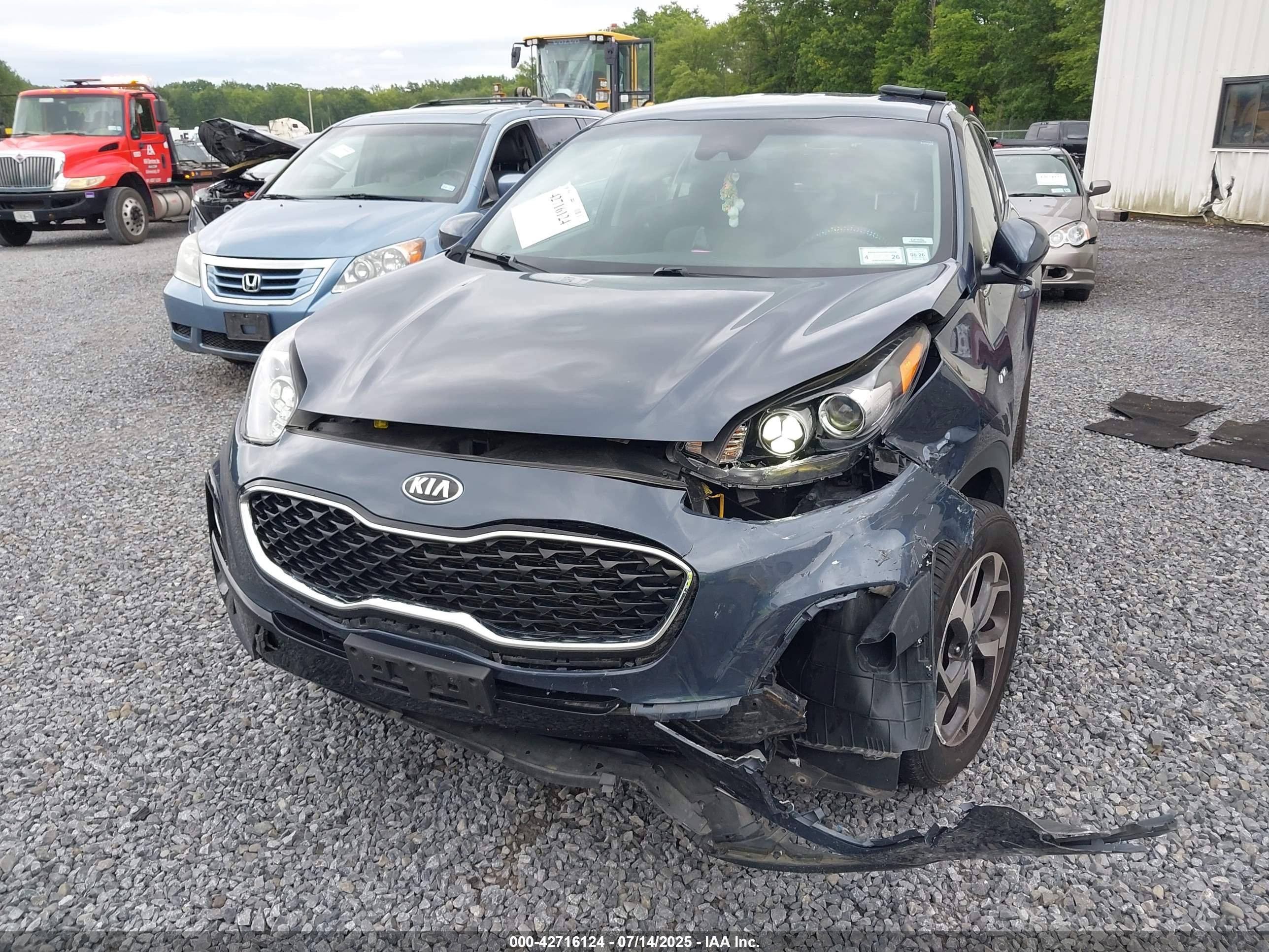 KIA SPORTAGE image 6