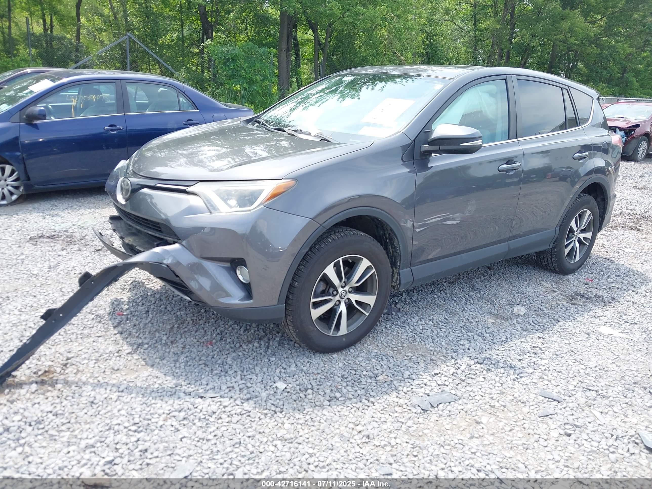 TOYOTA RAV4 image 2