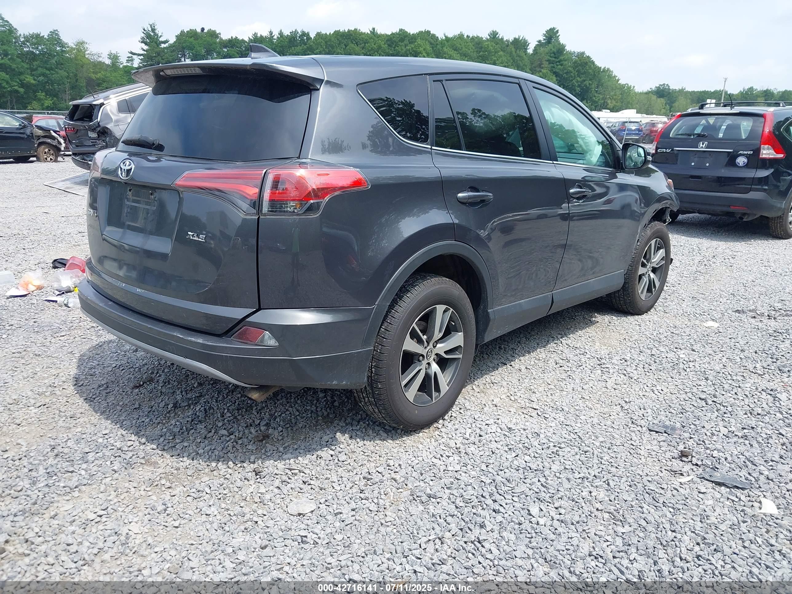 TOYOTA RAV4 image 4