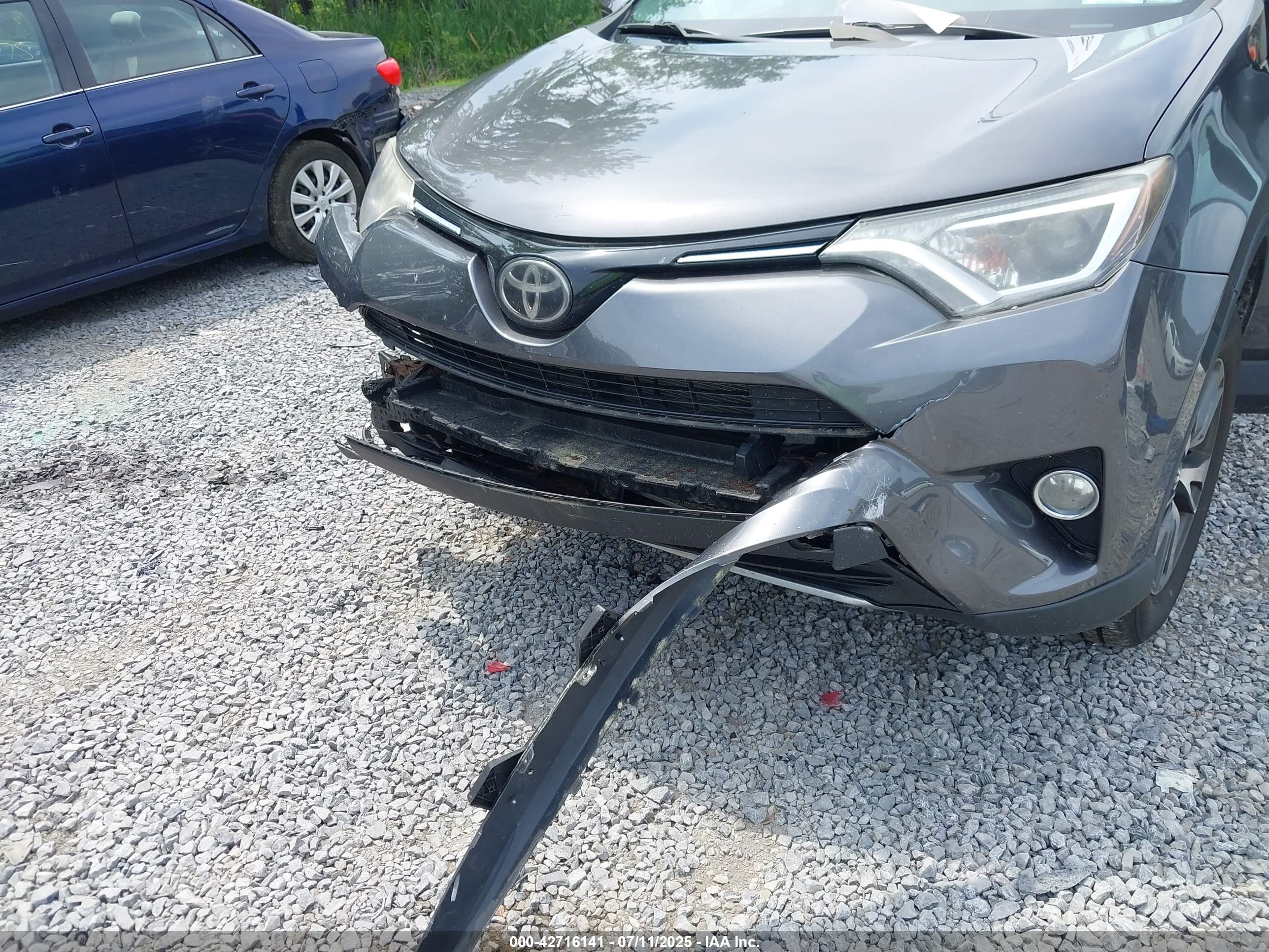 TOYOTA RAV4 image 6