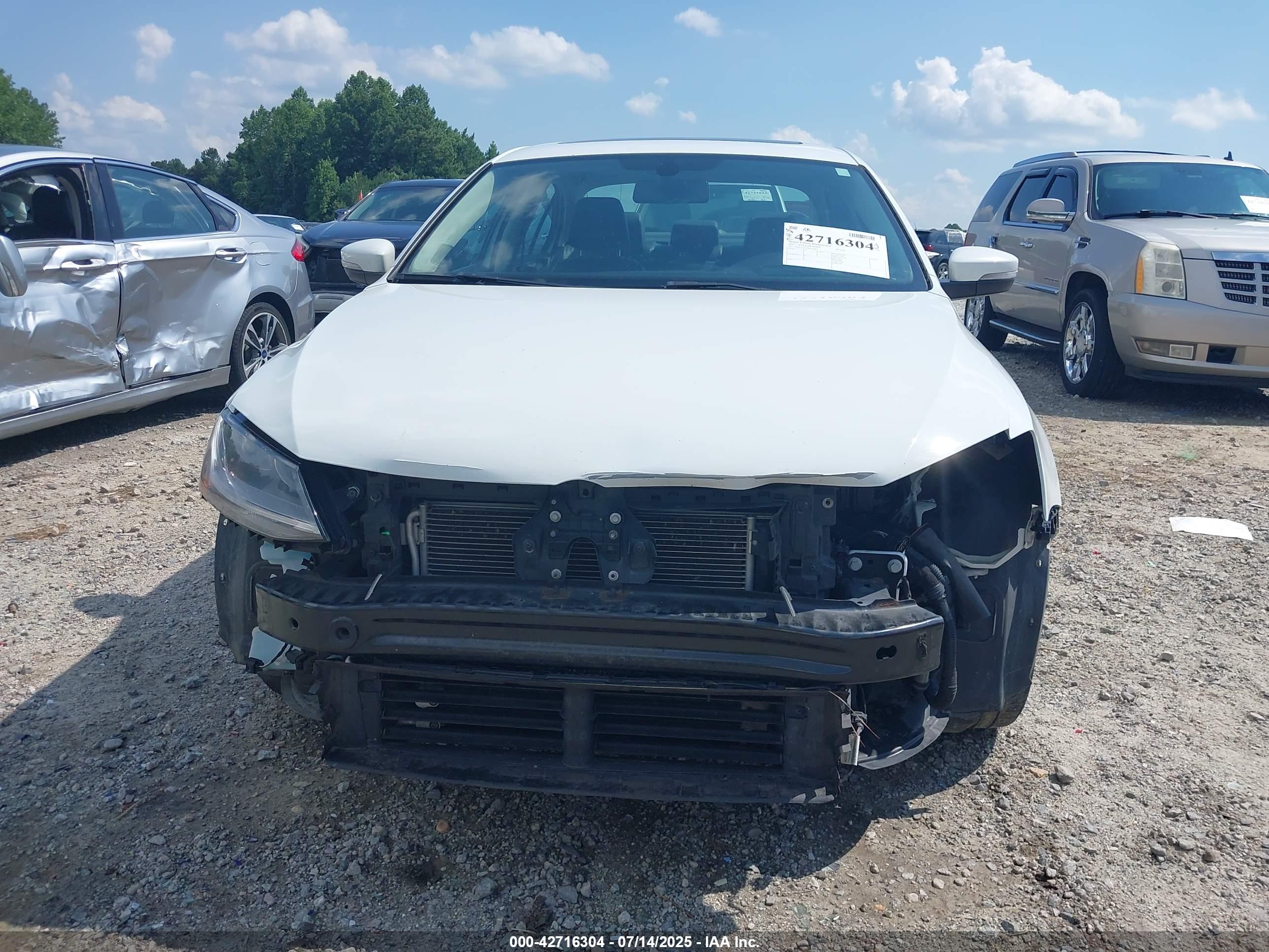 VOLKSWAGEN JETTA image 6