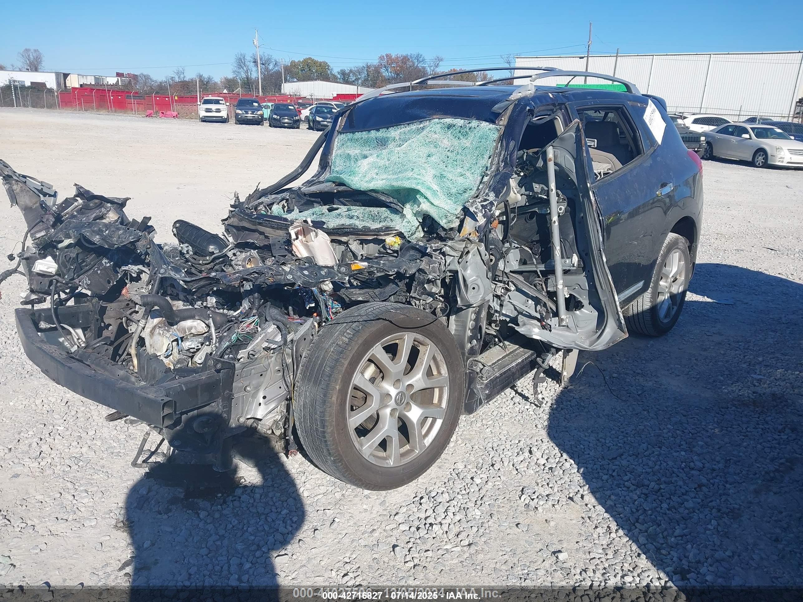 NISSAN ROGUE image 2