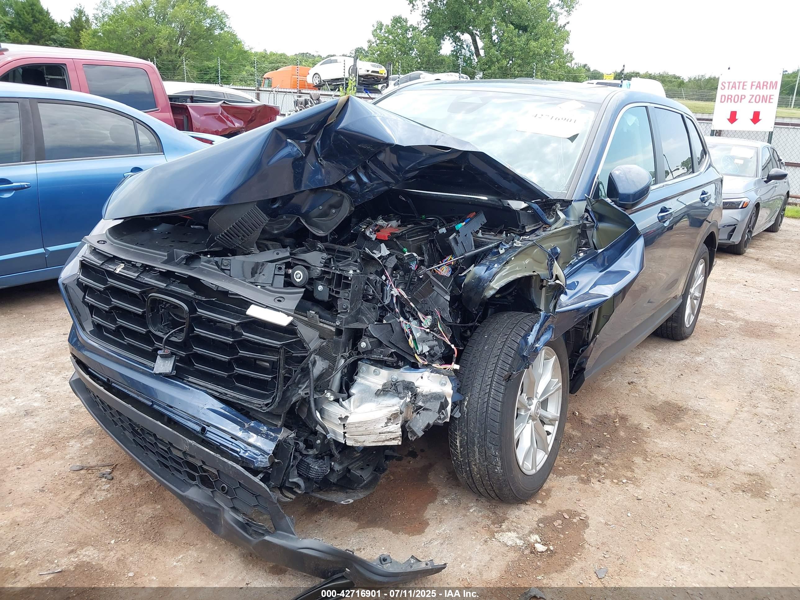 HONDA CR-V image 2