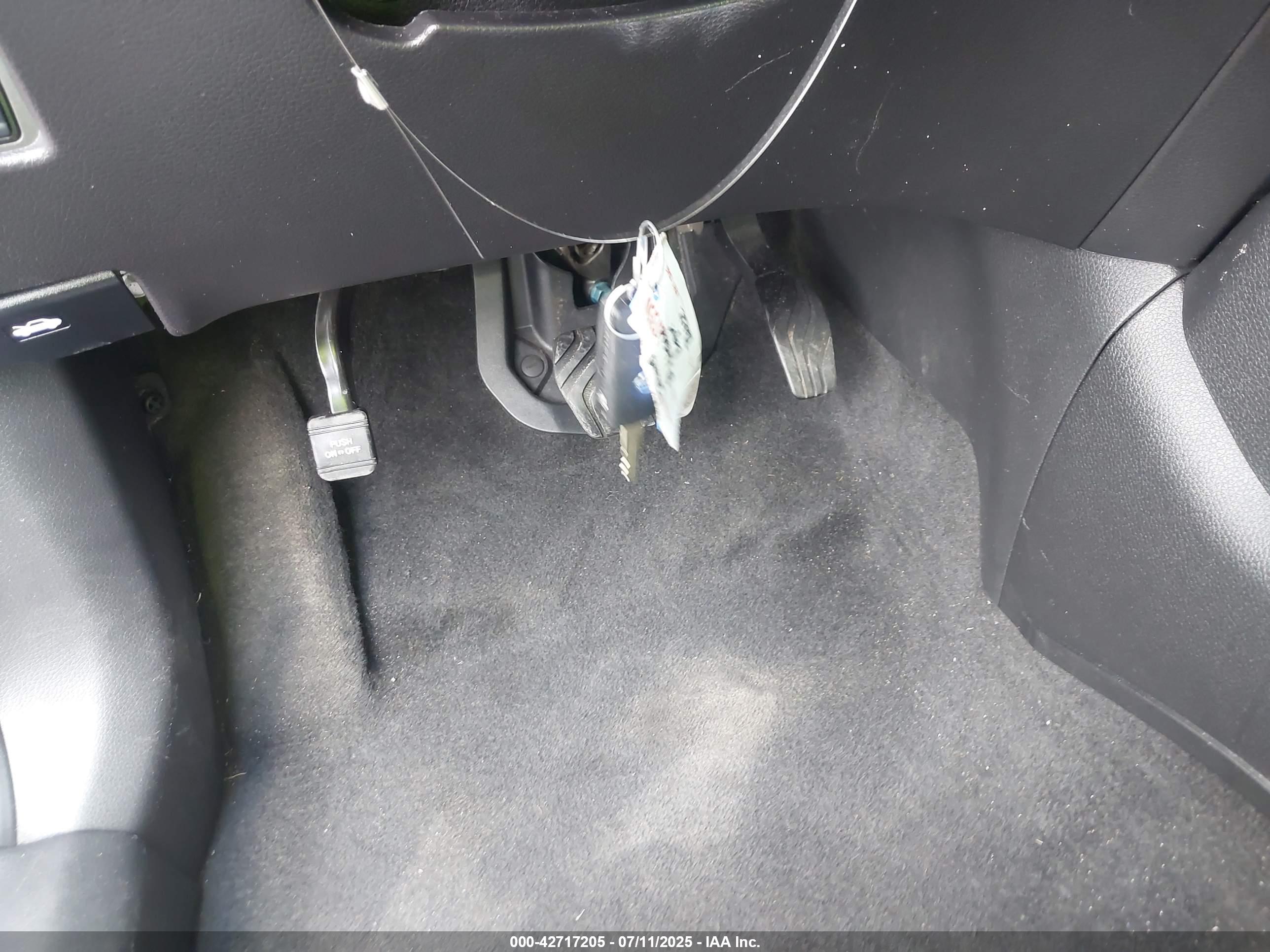 NISSAN ROGUE image 11