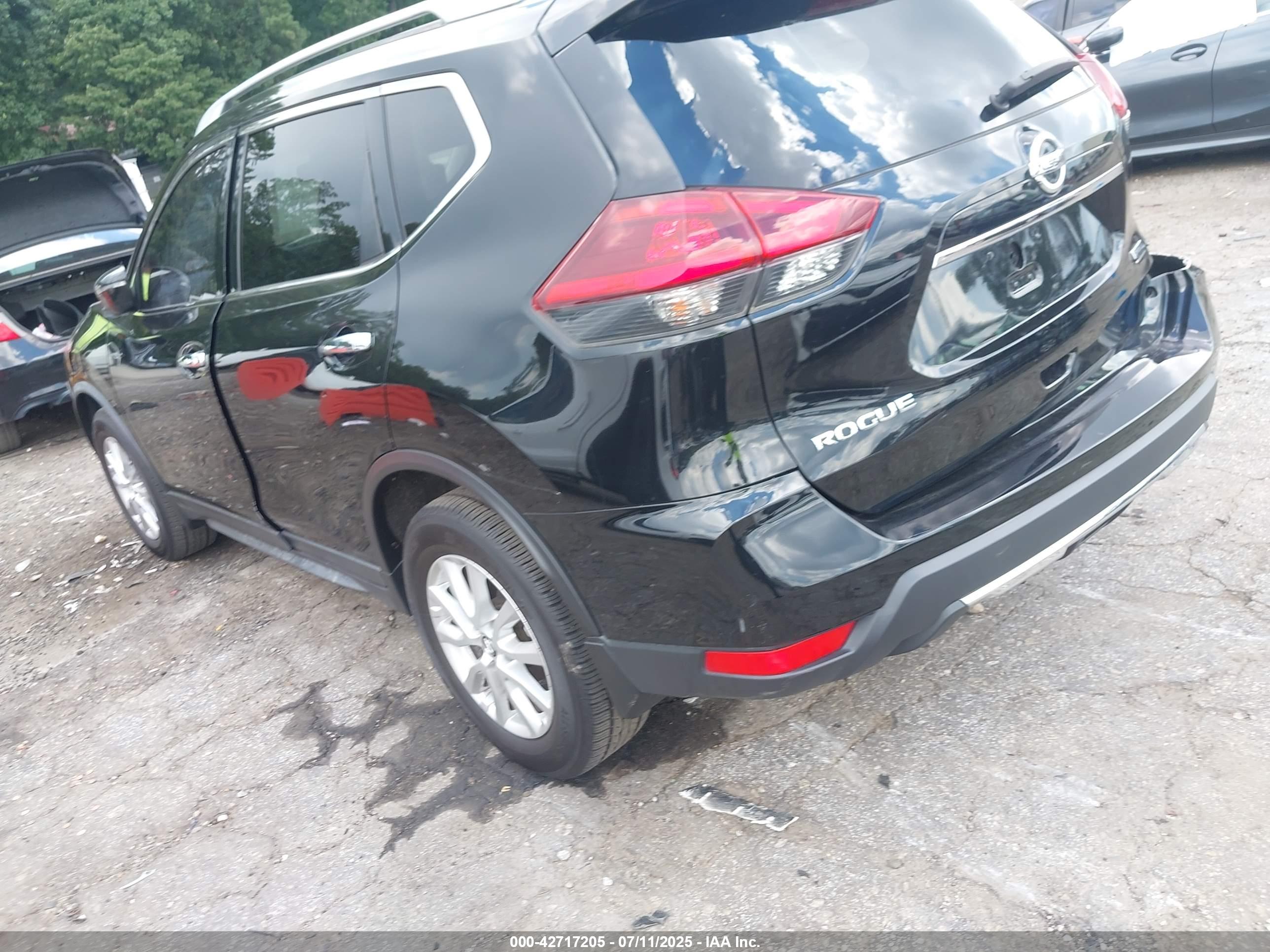 NISSAN ROGUE image 3