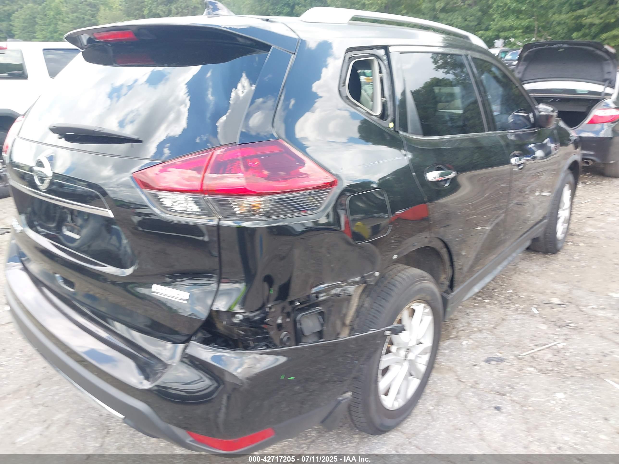 NISSAN ROGUE image 6