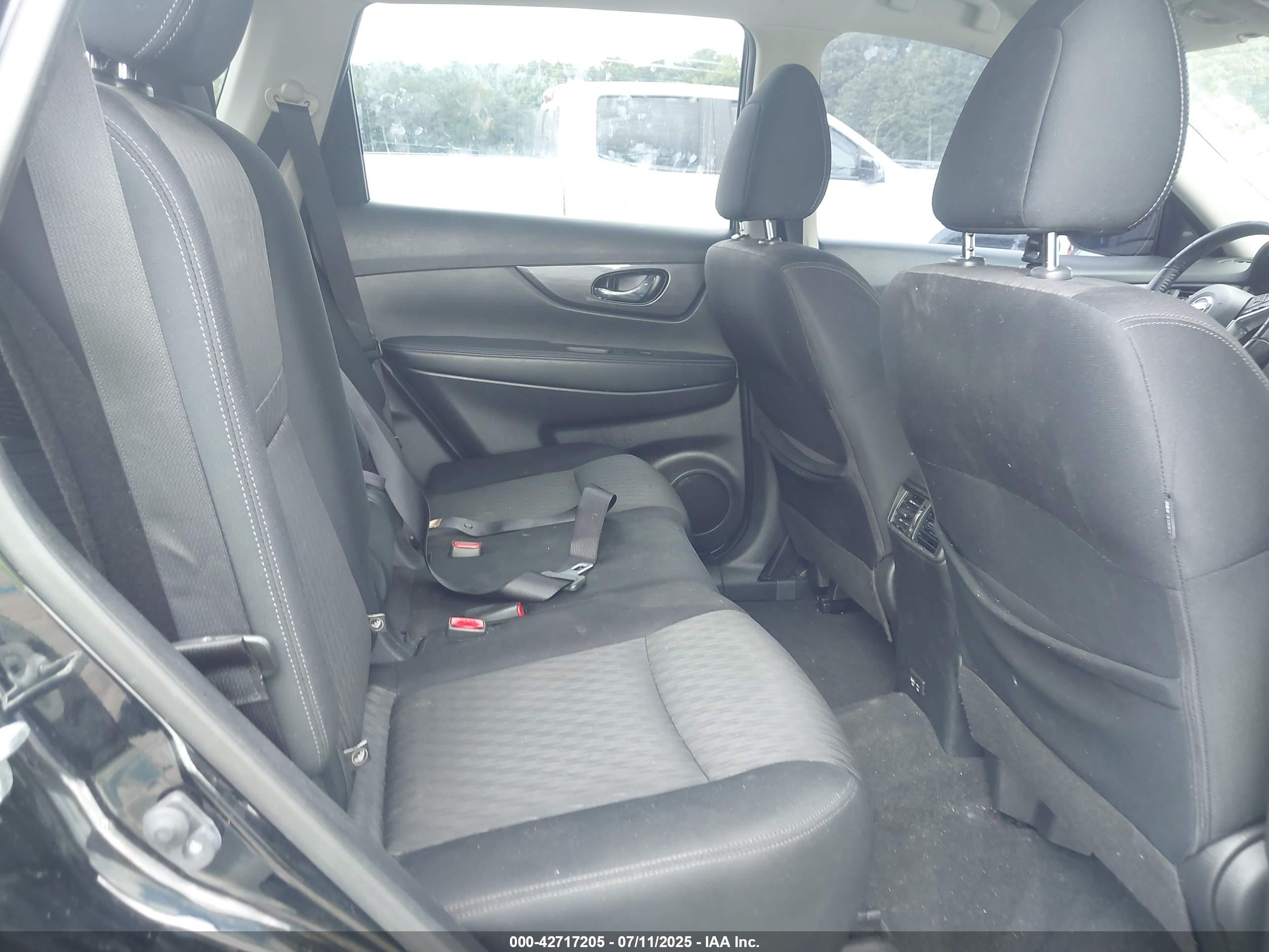 NISSAN ROGUE image 8