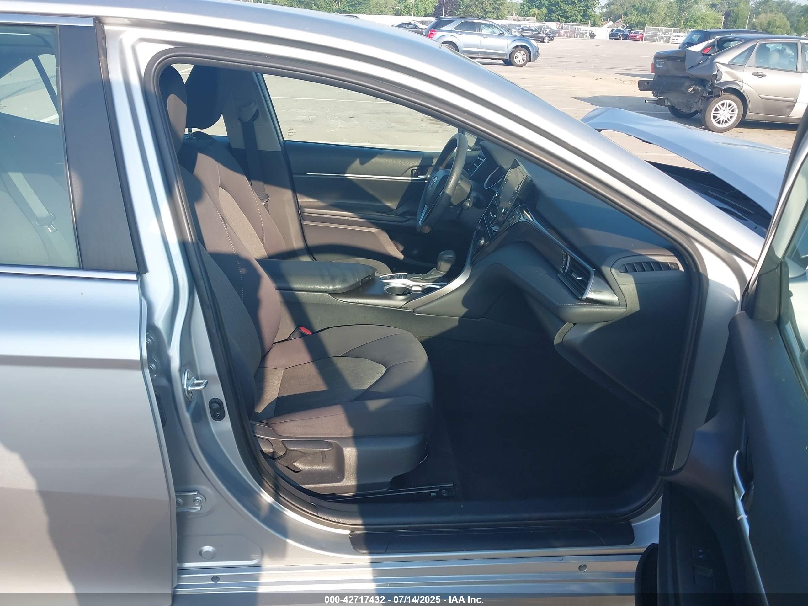 TOYOTA CAMRY image 5