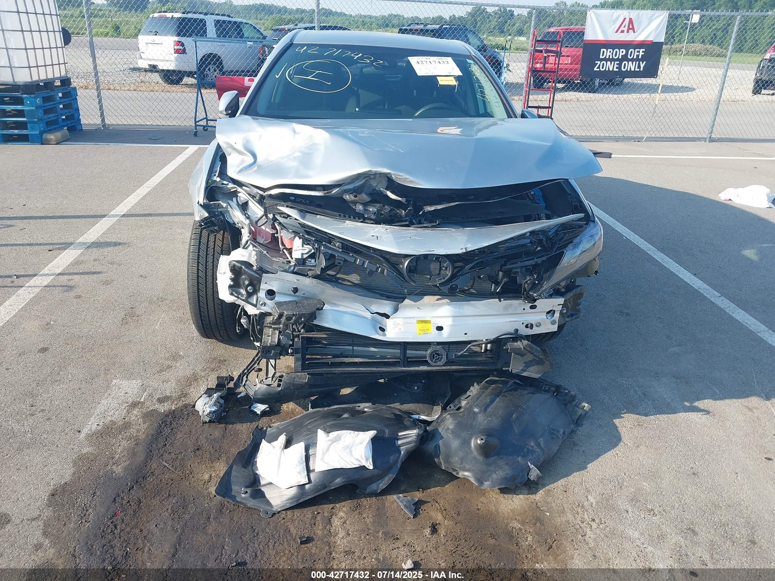 TOYOTA CAMRY image 6
