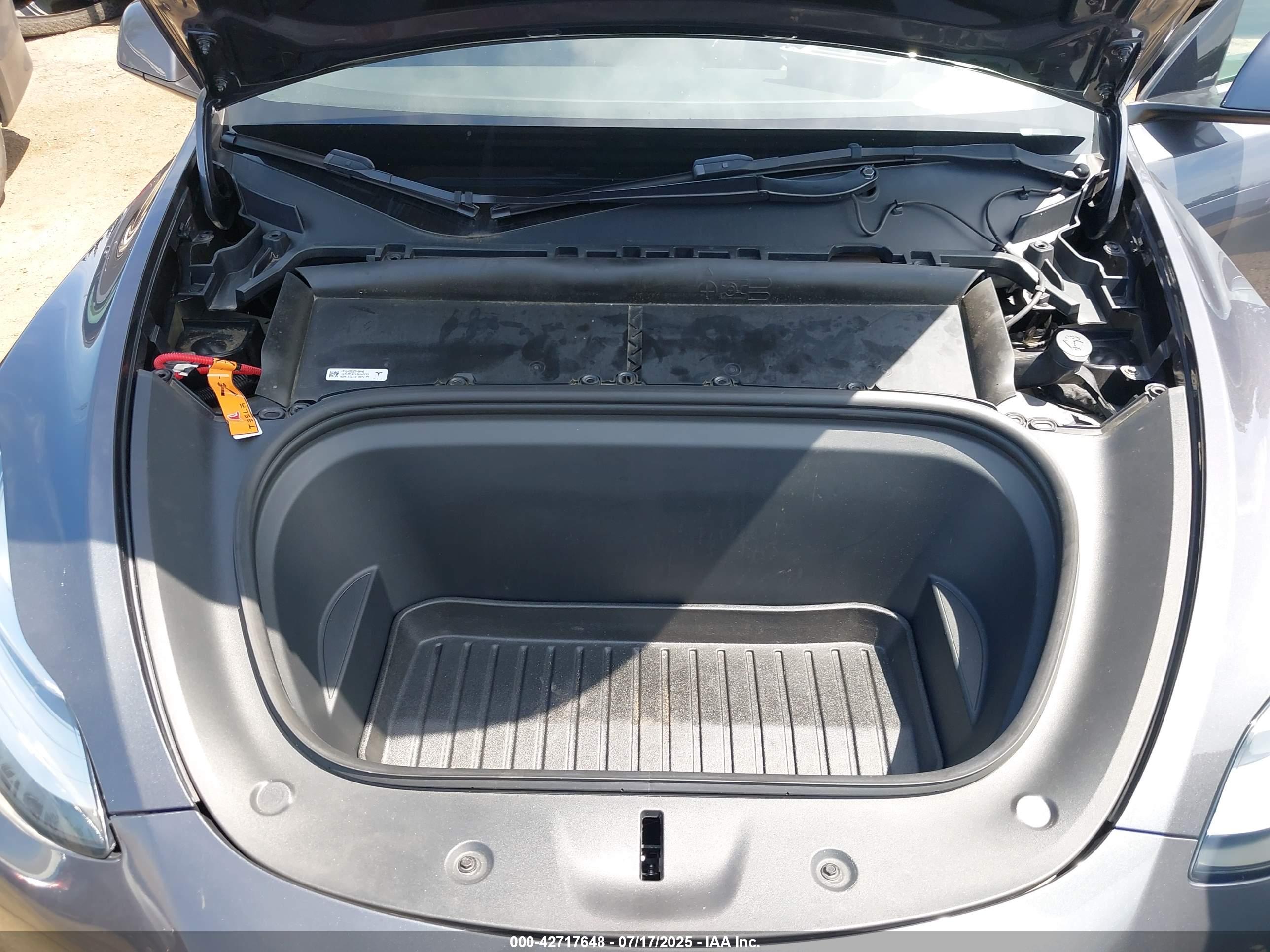 TESLA MODEL image 10