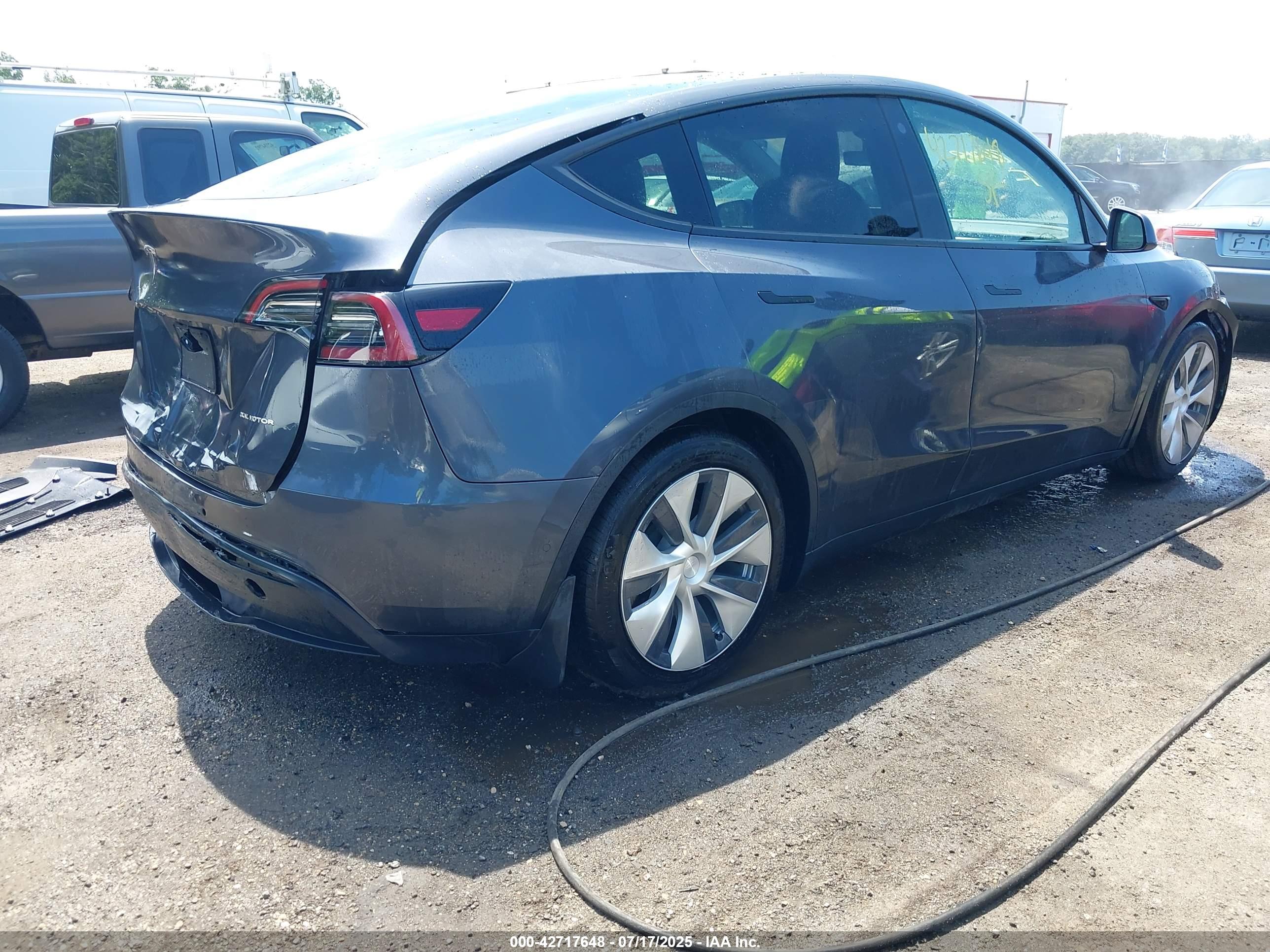 TESLA MODEL image 4