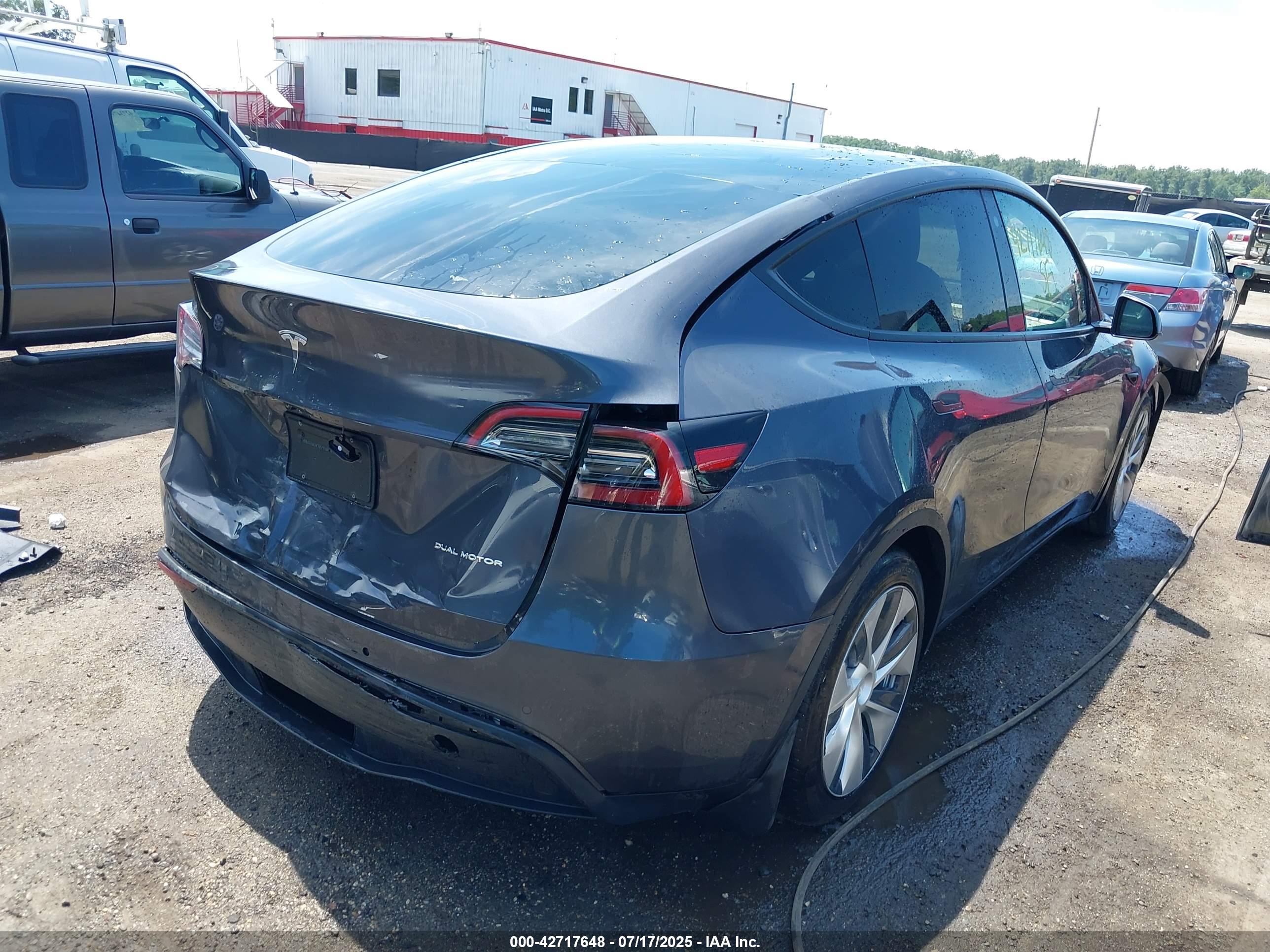 TESLA MODEL image 6