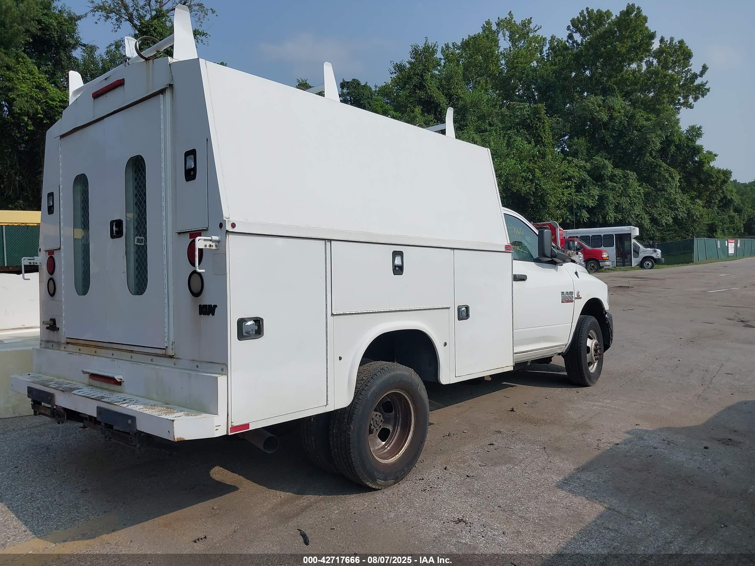 RAM 3500 image 4
