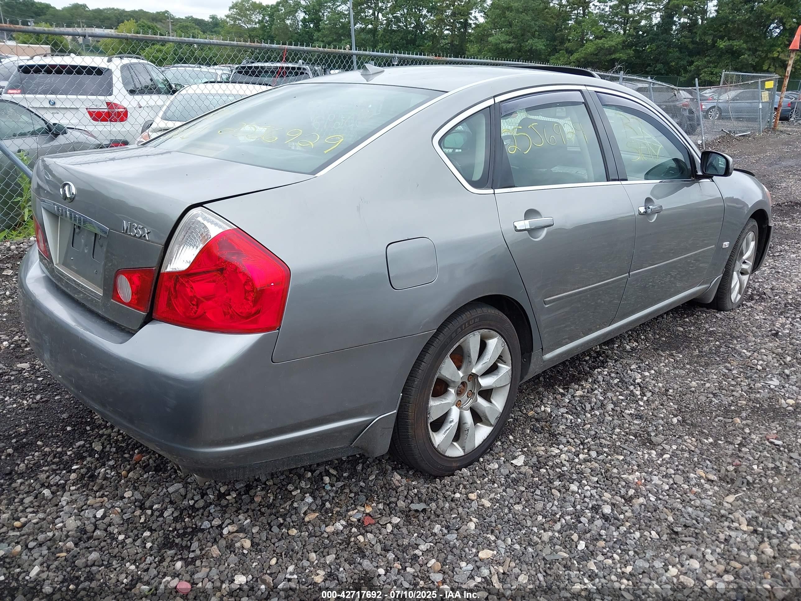 INFINITI M35X image 4